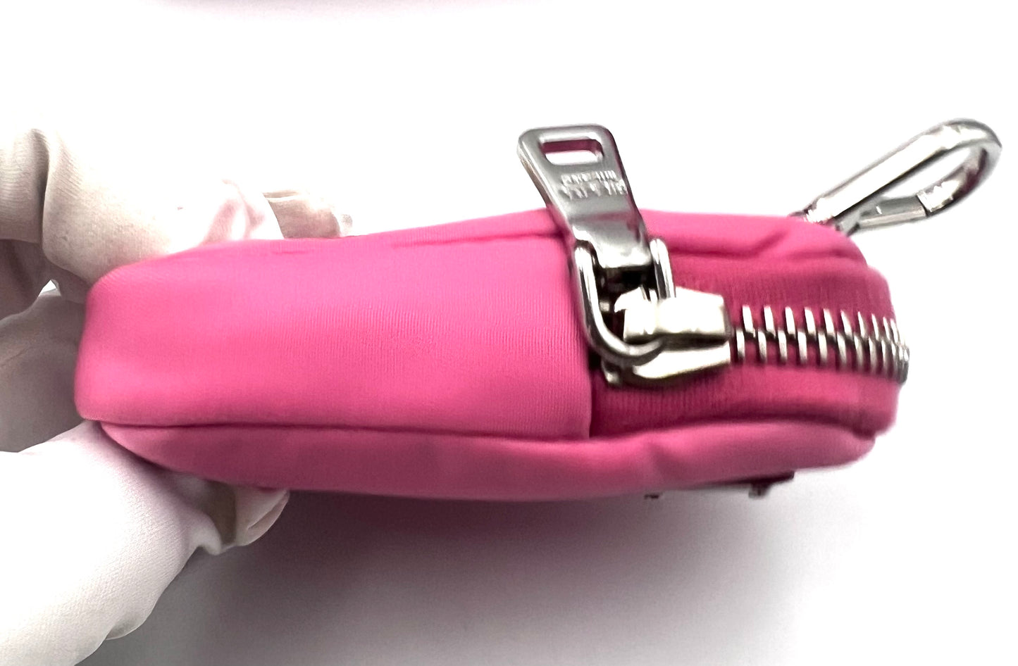Prada Tessuto Nylon Sakura Pink Re-Edition 2005 Crossbody Bag (🇵🇭P72,240)