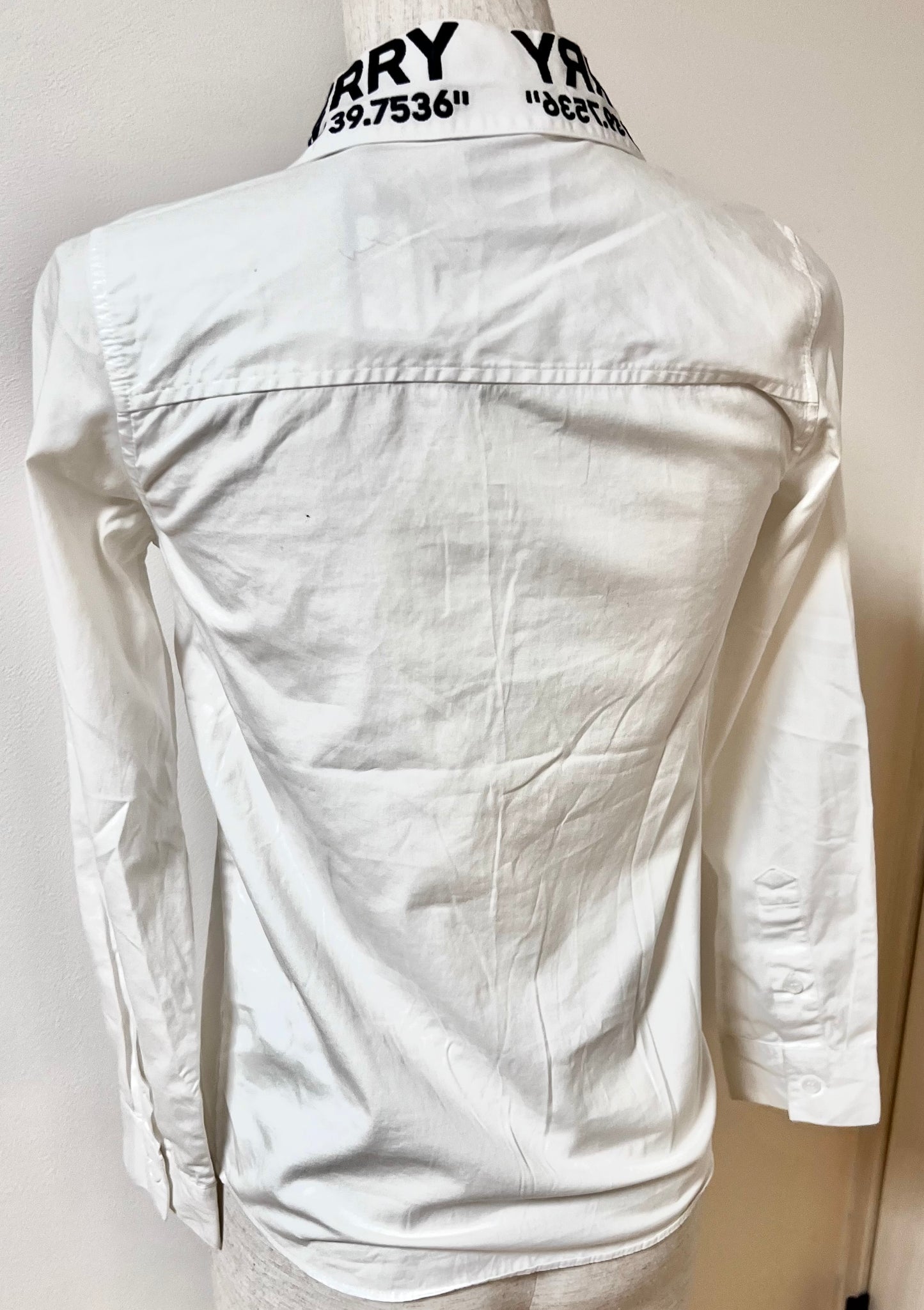 Burberry London White Button Down Polo Fof Kids Size 140cm  (🇵🇭P3,440)