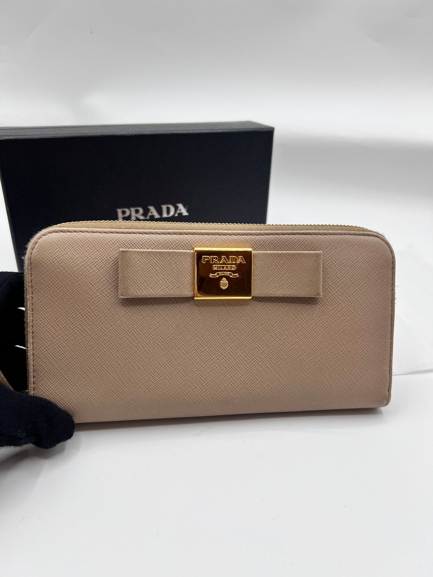 Prada Saffiano Taupe Long Zip Around Wallet  (🇵🇭P12,040)