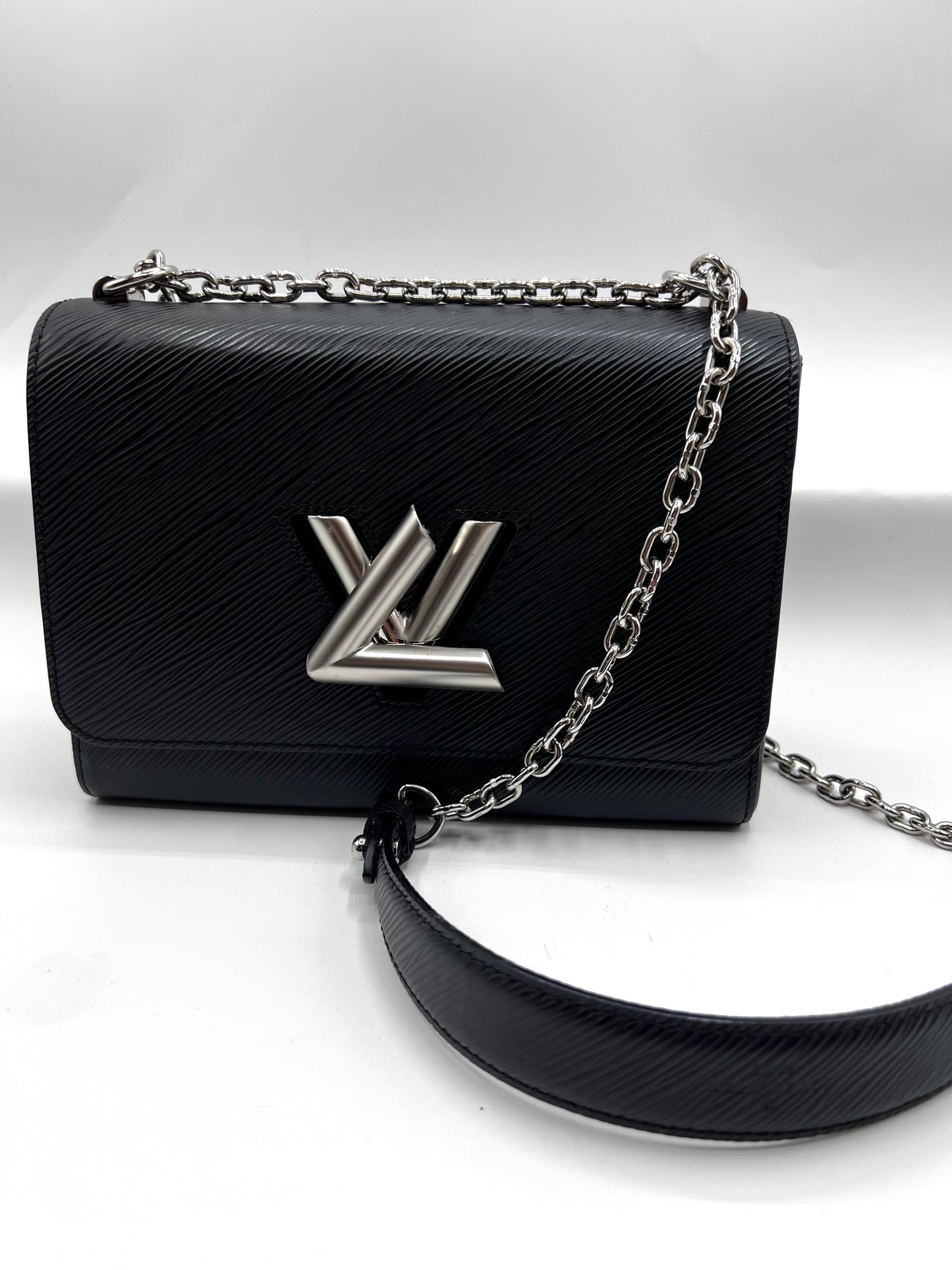 Louis Vuitton Black Epi Twist Flap Chain Shoulder Bag Mm size (🇵🇭P107,500)