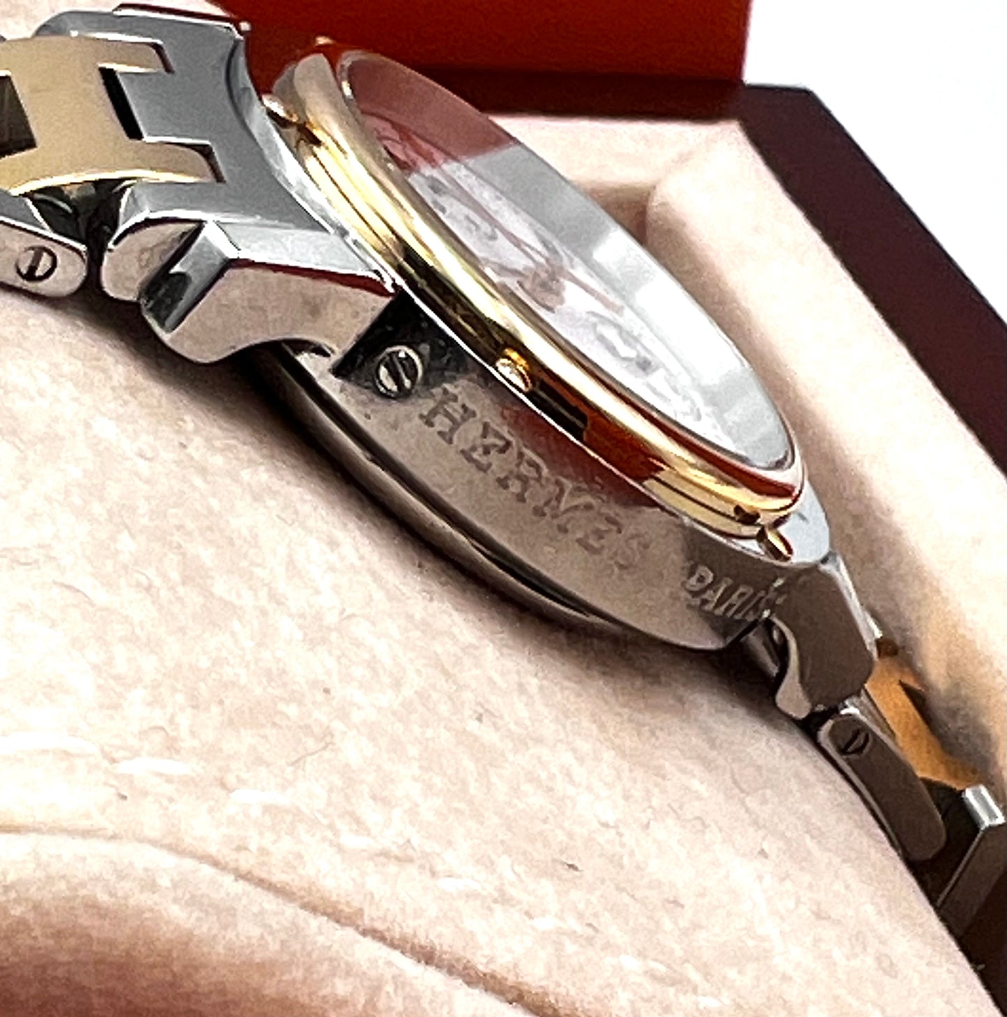 Hermes Ladies Clipper Nacre Chrono QZ 31mm SS/GP Shell Dial 17cm (🇵🇭P67,940)
