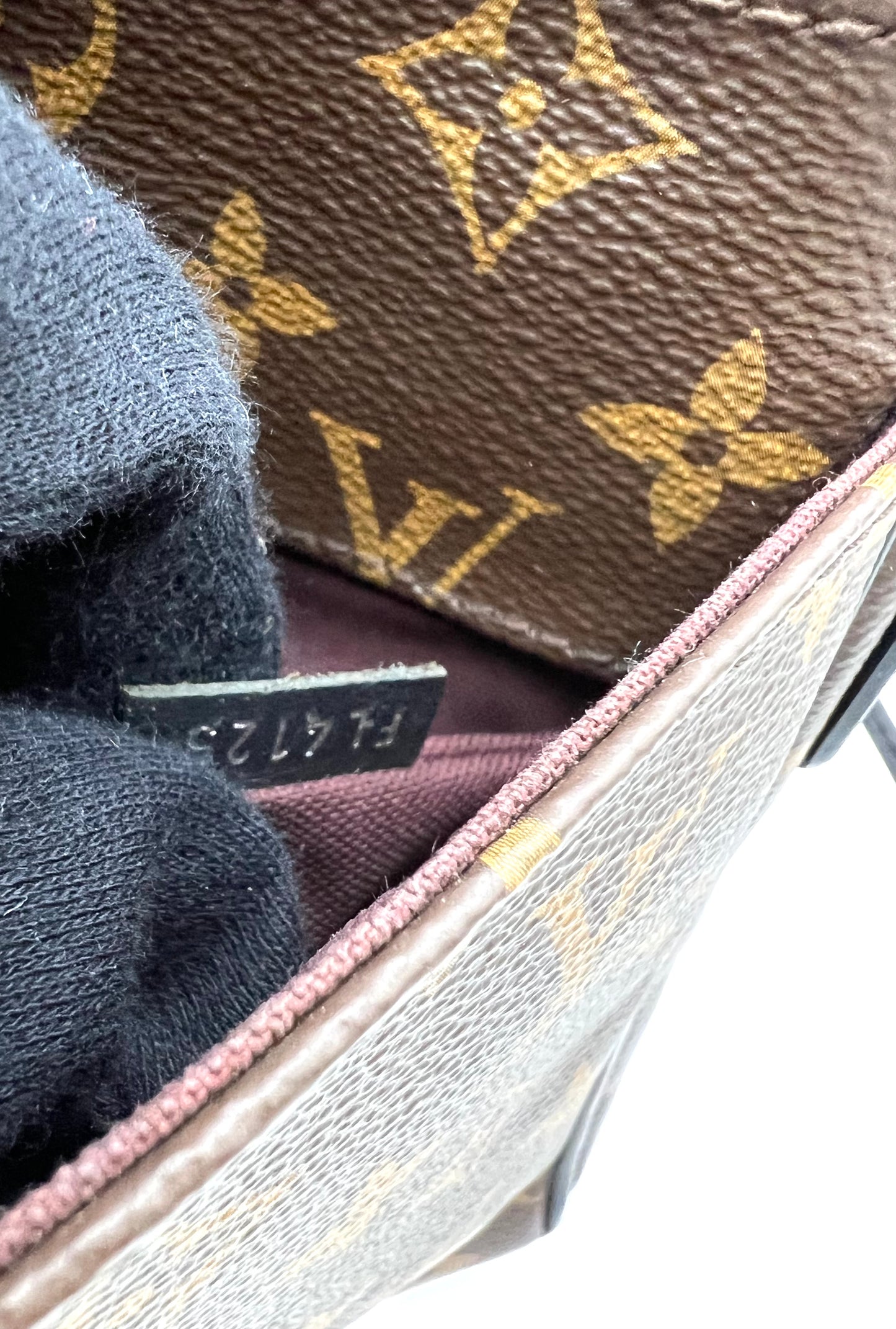 Louis Vuitton Monogram Macassar District Pm size messenger bag  (🇵🇭P62,350)