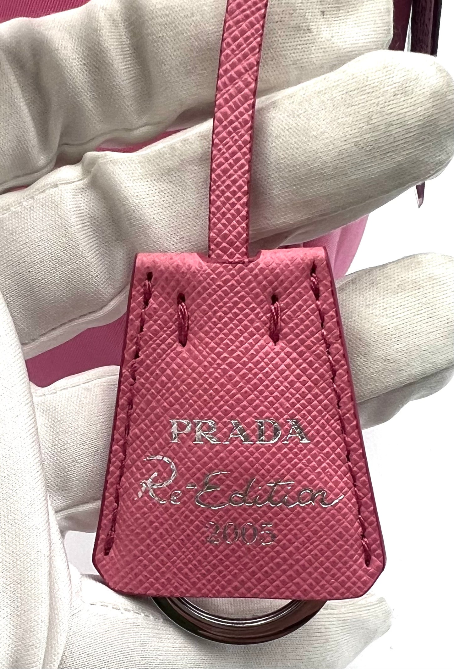 Prada Tessuto Nylon Sakura Pink Re-Edition 2005 Crossbody Bag (🇵🇭P72,240)