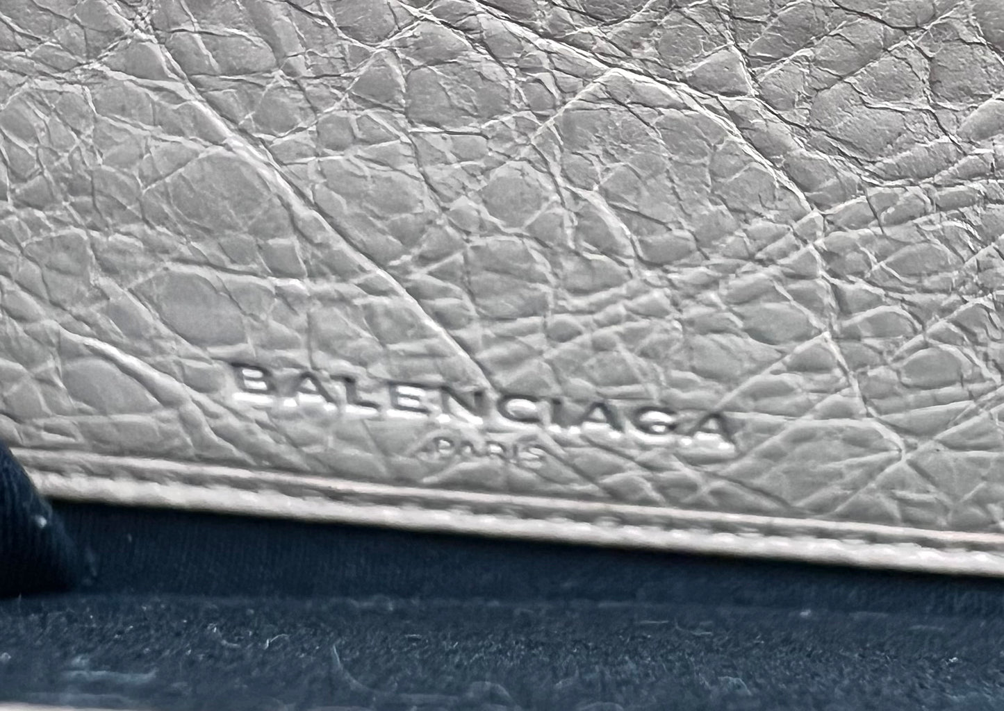 Balenciaga Giant Long Zip Around Wallet (🇵🇭P13,760)