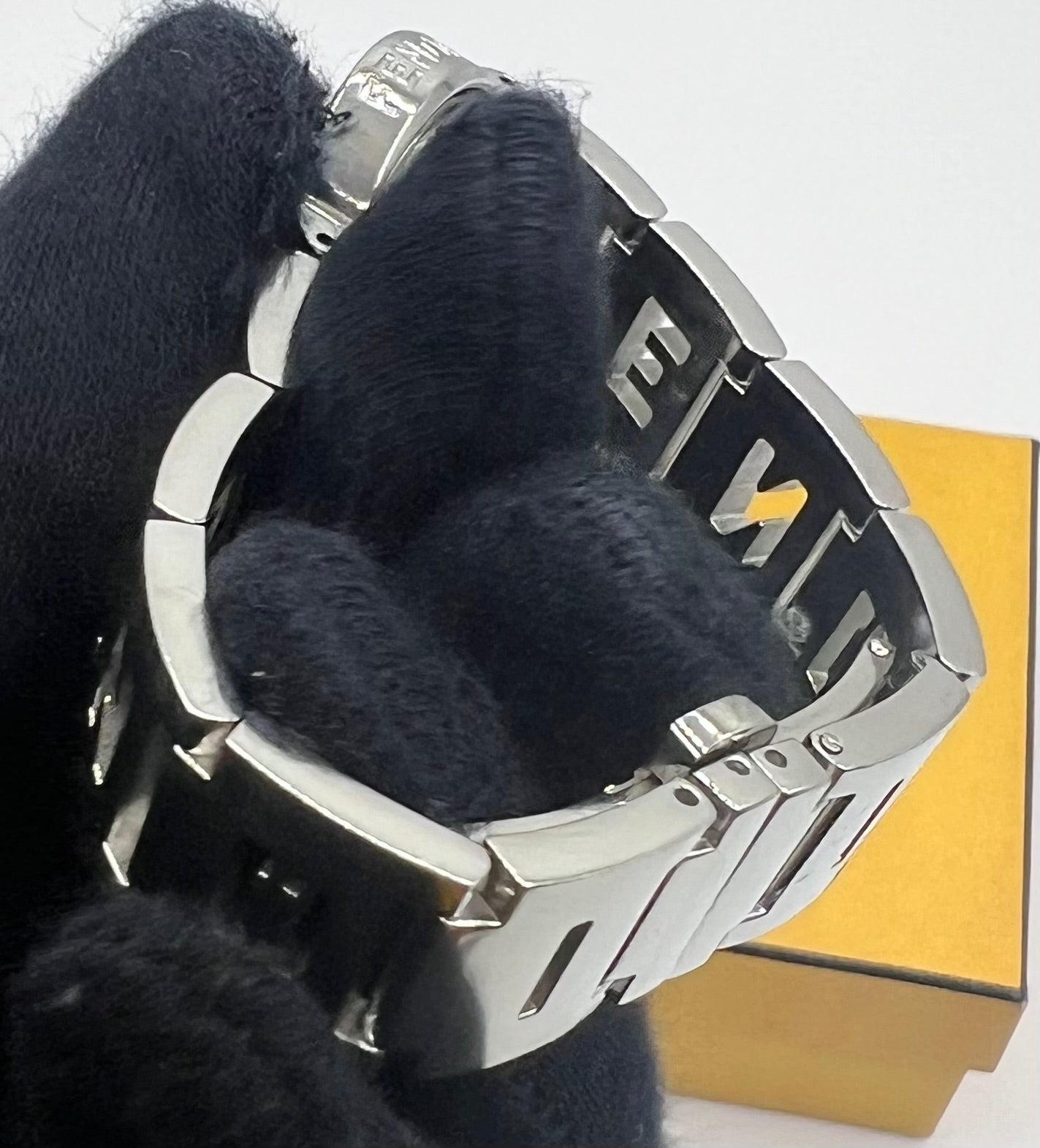 FENDI STAINLESS STEEL 3050 LADIES QUARTZ WATCH