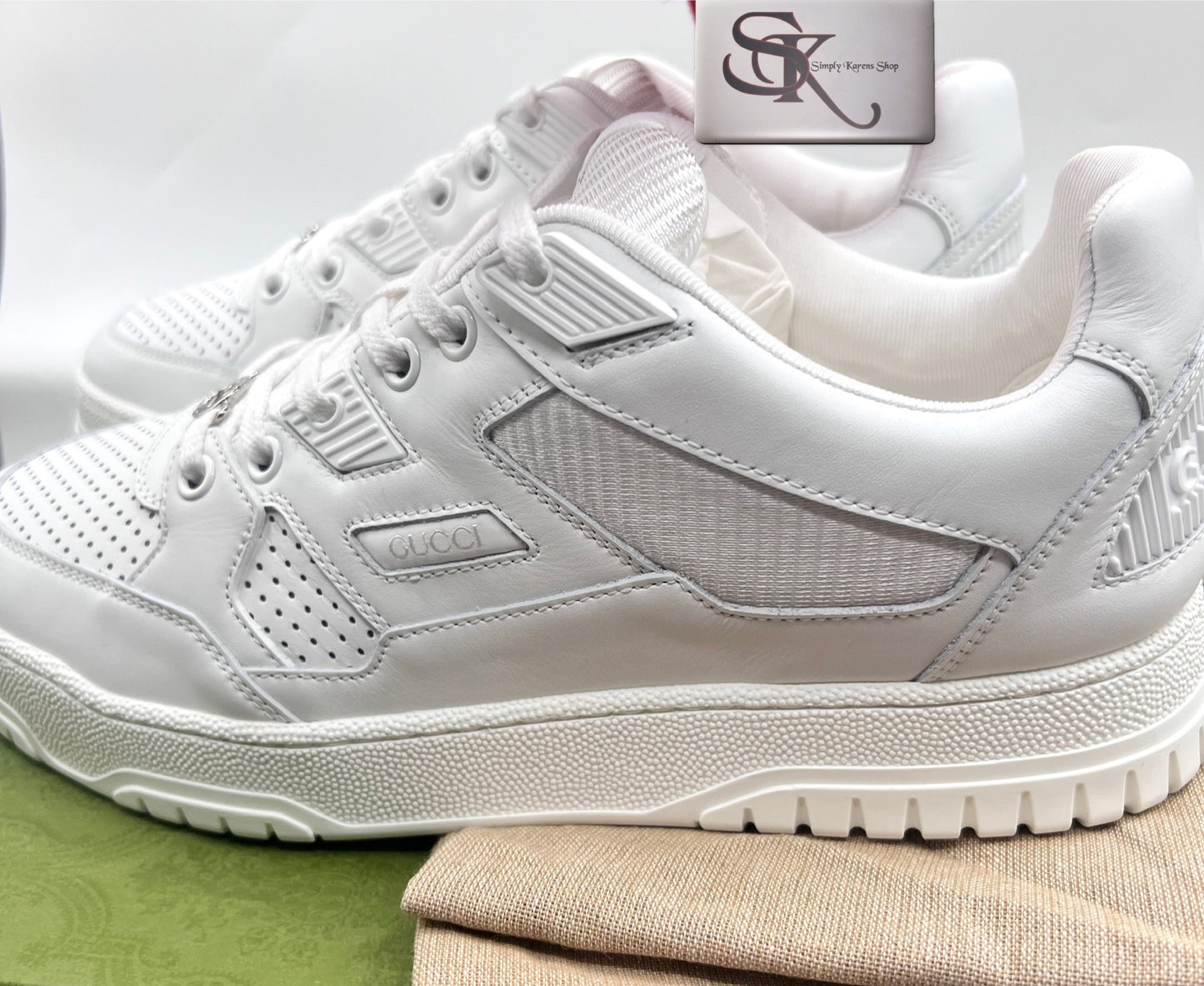 Gucci mens white shoes  6 1/2 or women 25.5 cm                   (🇵🇭P24,940)