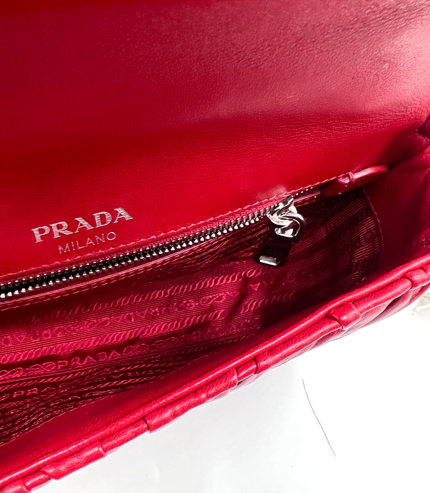 Prada Nappa Gaufre Red Flap Chain Bag  (🇵🇭P51,600)