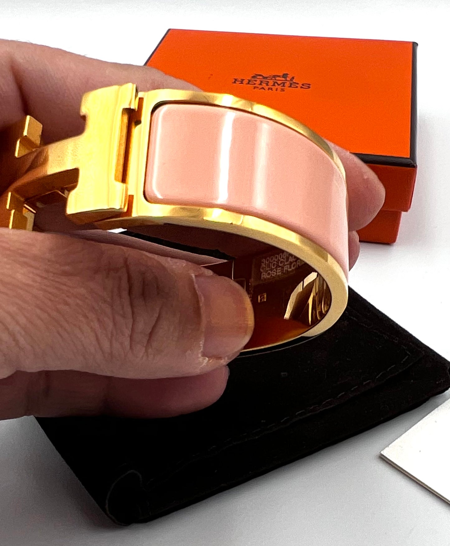 Hermes Clic Clac Wide Rose florida / Rose Petale  2 Tone enamel Pm size /16cm            (🇵🇭P37,840)