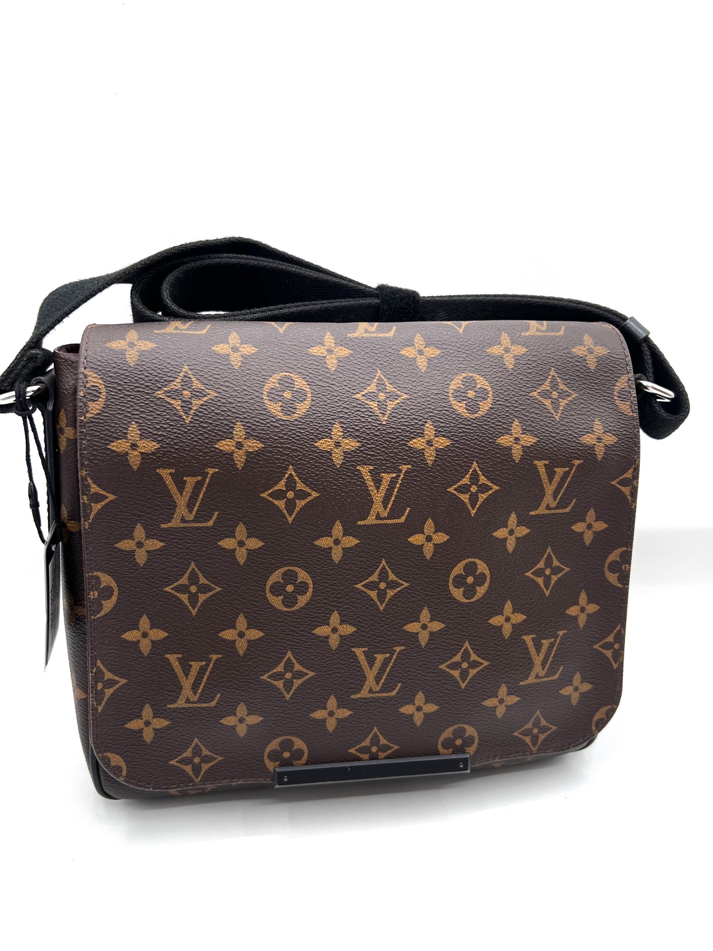 Louis Vuitton Monogram Macassar District Pm size messenger bag  (🇵🇭P62,350)