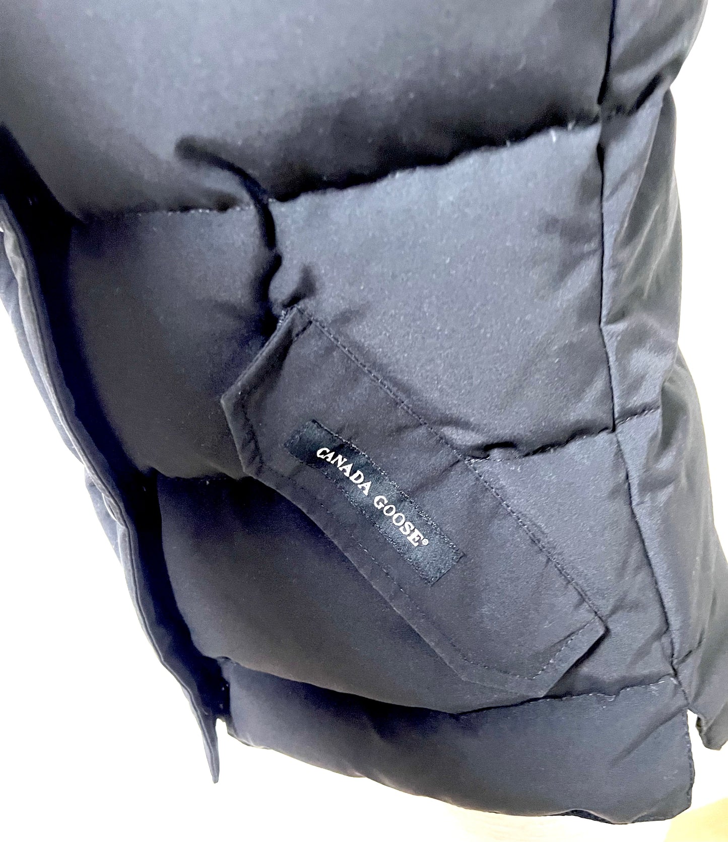Canada Goose Black Down Vest S~M Size (🇵🇭P23,220)