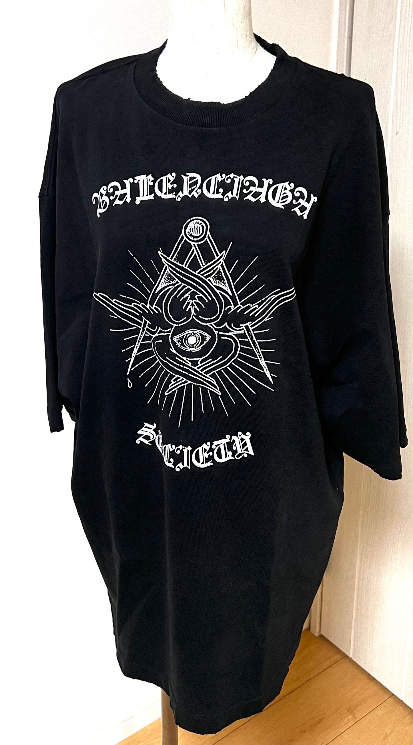 Balenciaga Black Tshirt Free Your Mind Motif  S size on Tag Fits XL Men