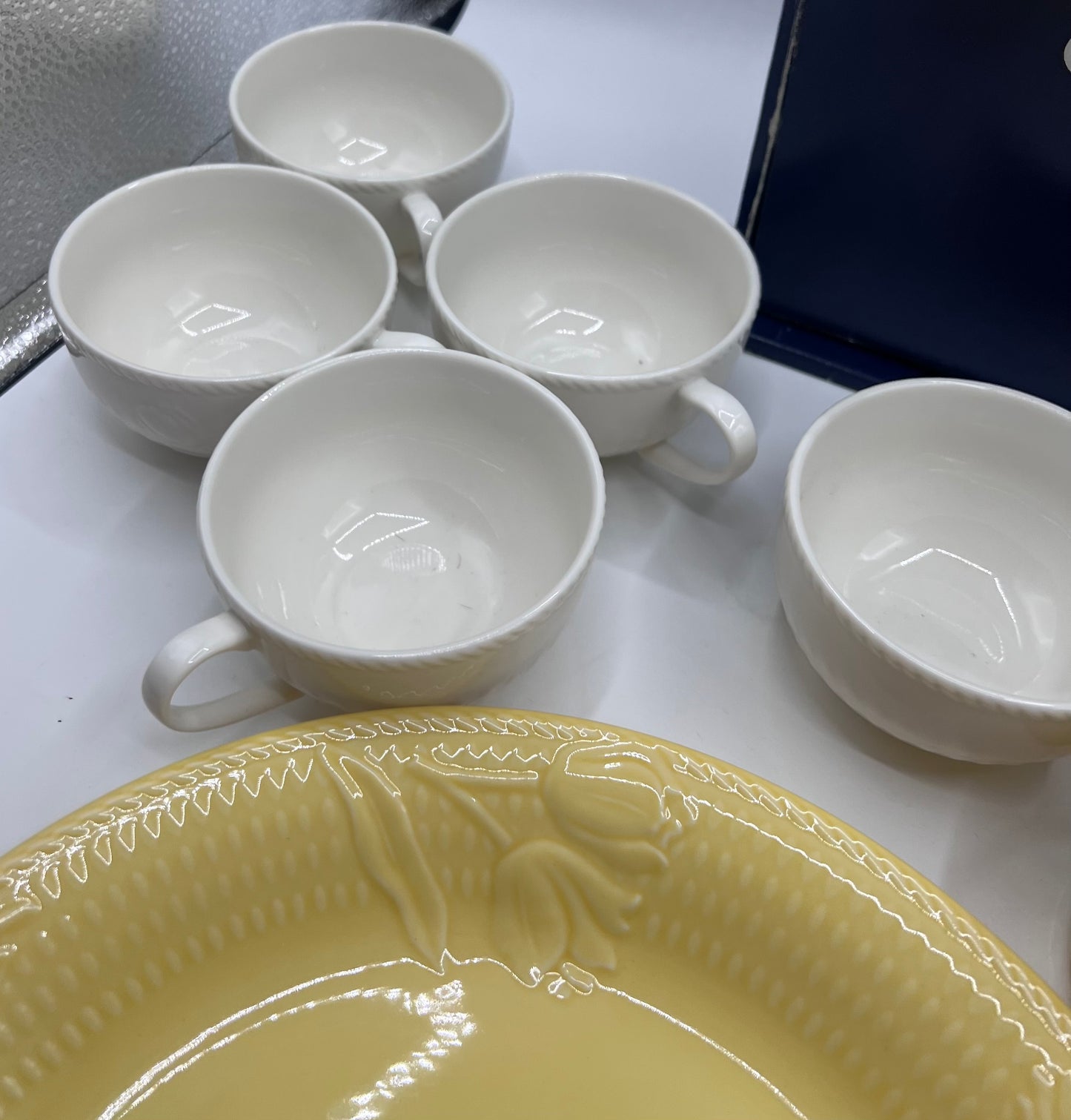 Givenchy Set 5 Cup, 5 Saucer, 5 Spoon, 1 Big Plate, 1 Small bowl   (🇵🇭P5,160)