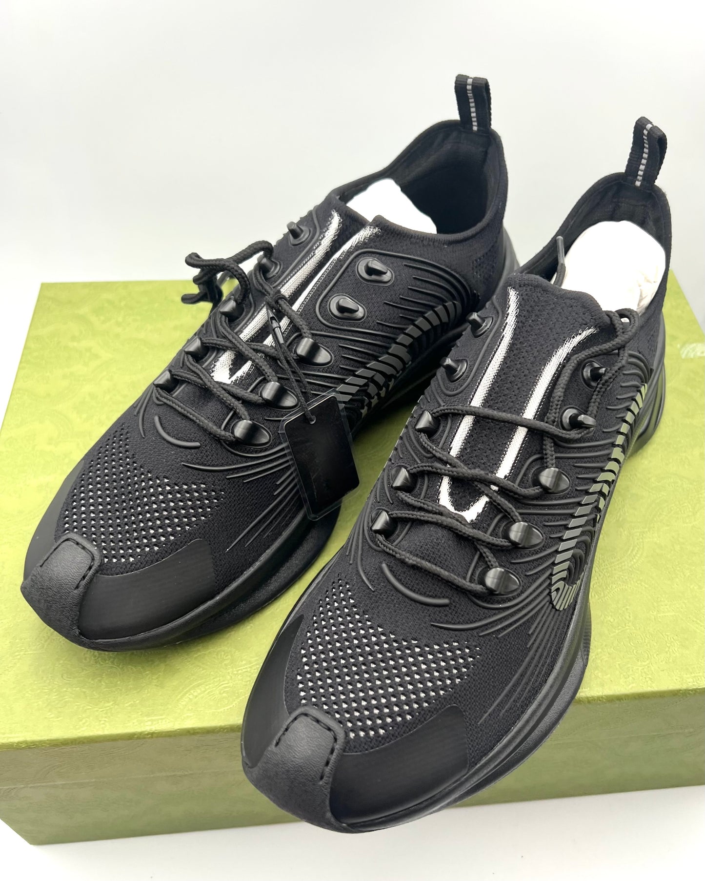 Gucci Black Run  Men`s Sneakers Size12 US Complete (b.n.¥146,000) (🇵🇭P24,949)