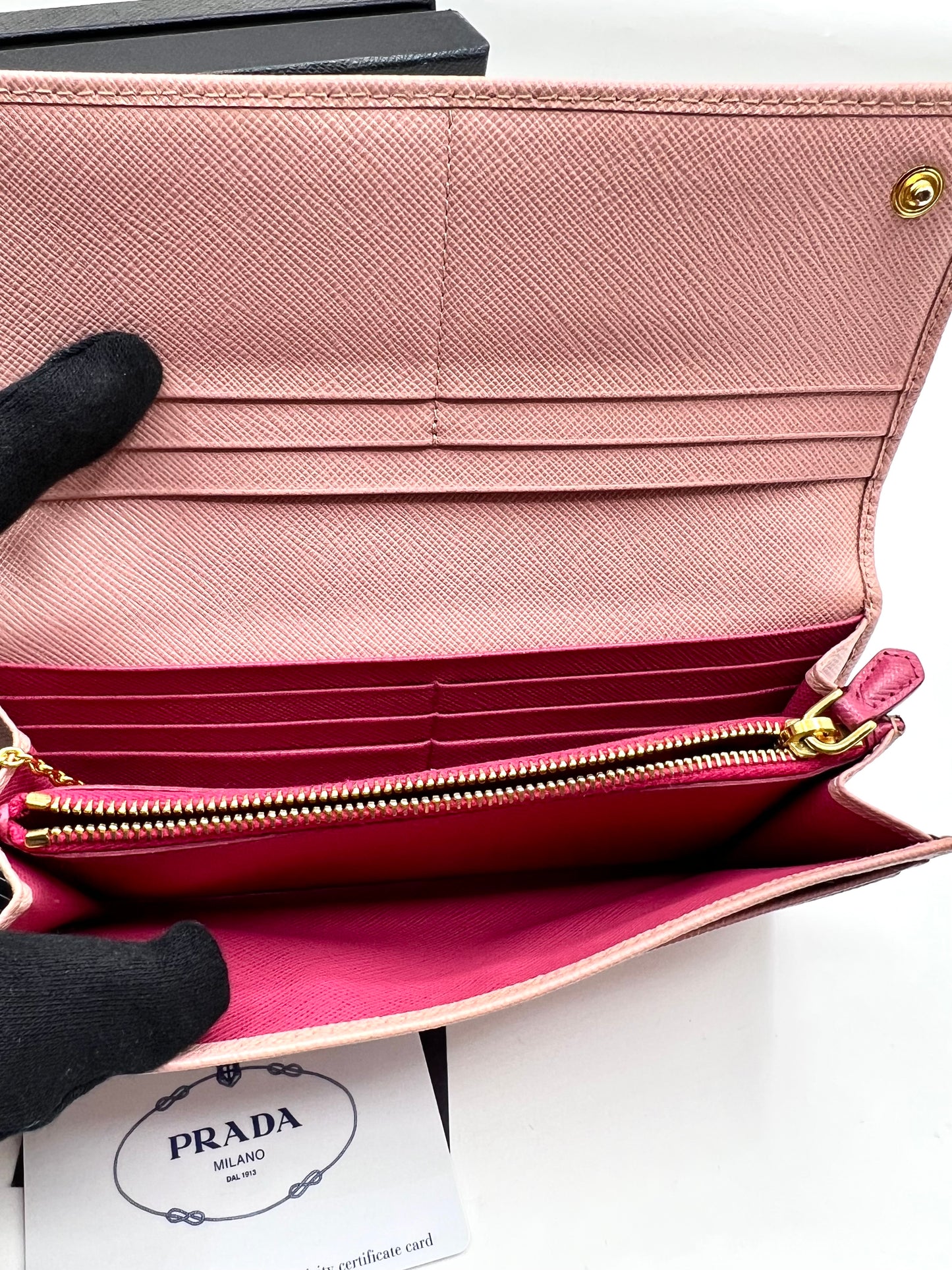Prada Saffiano Flap Long wallet w/ Detachable Card Case       (🇵🇭P16,340)