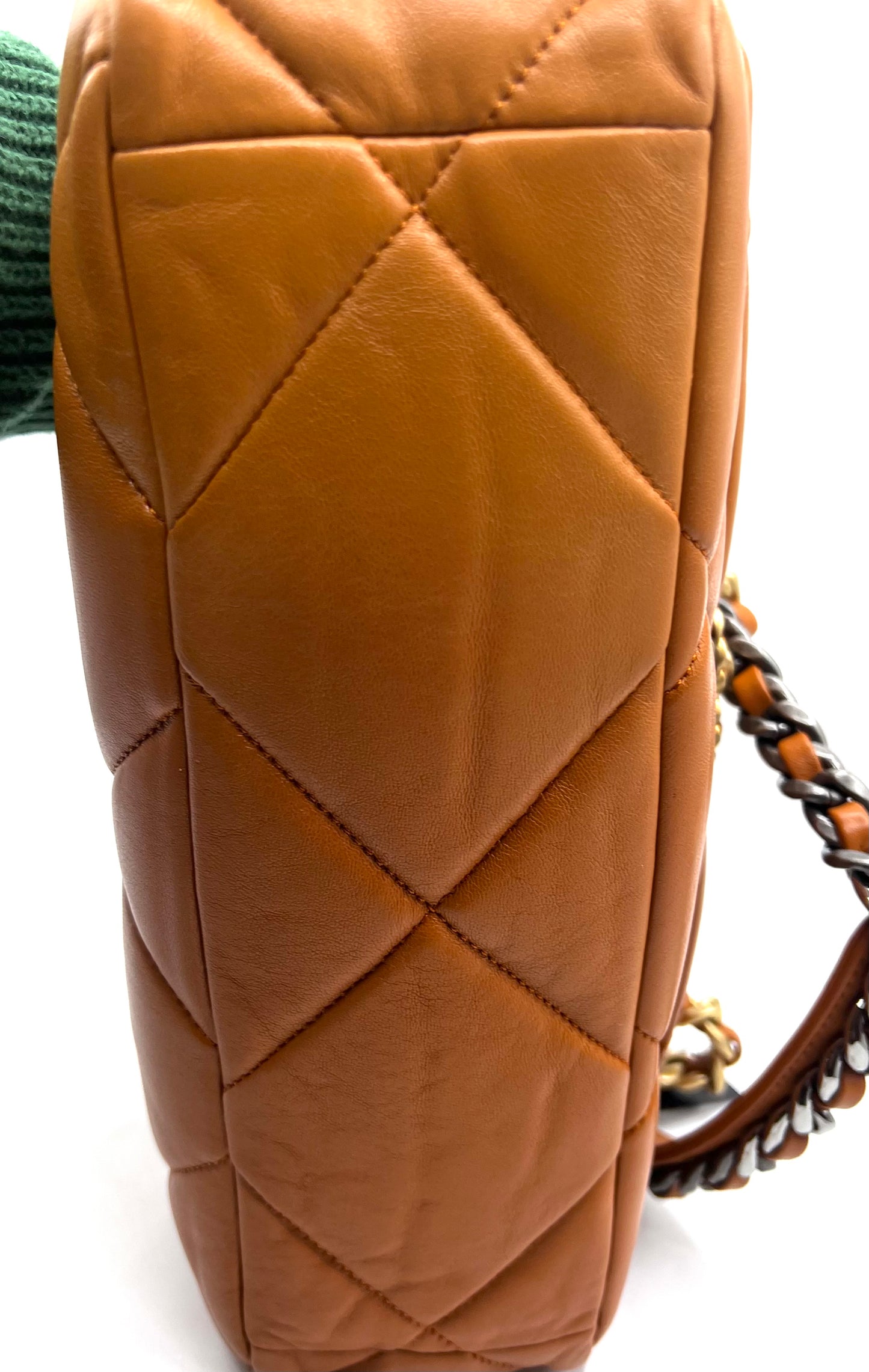 Chanel 19 Lambskin Camel Tone Mm Size IC chip 2 way Crossbody bag (🇵🇭P344,000)