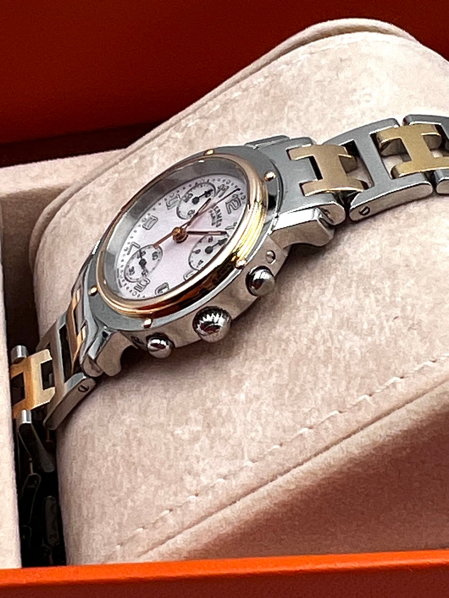 Hermes Ladies Clipper Nacre Chrono QZ 31mm SS/GP Shell Dial 17cm (🇵🇭P67,940)