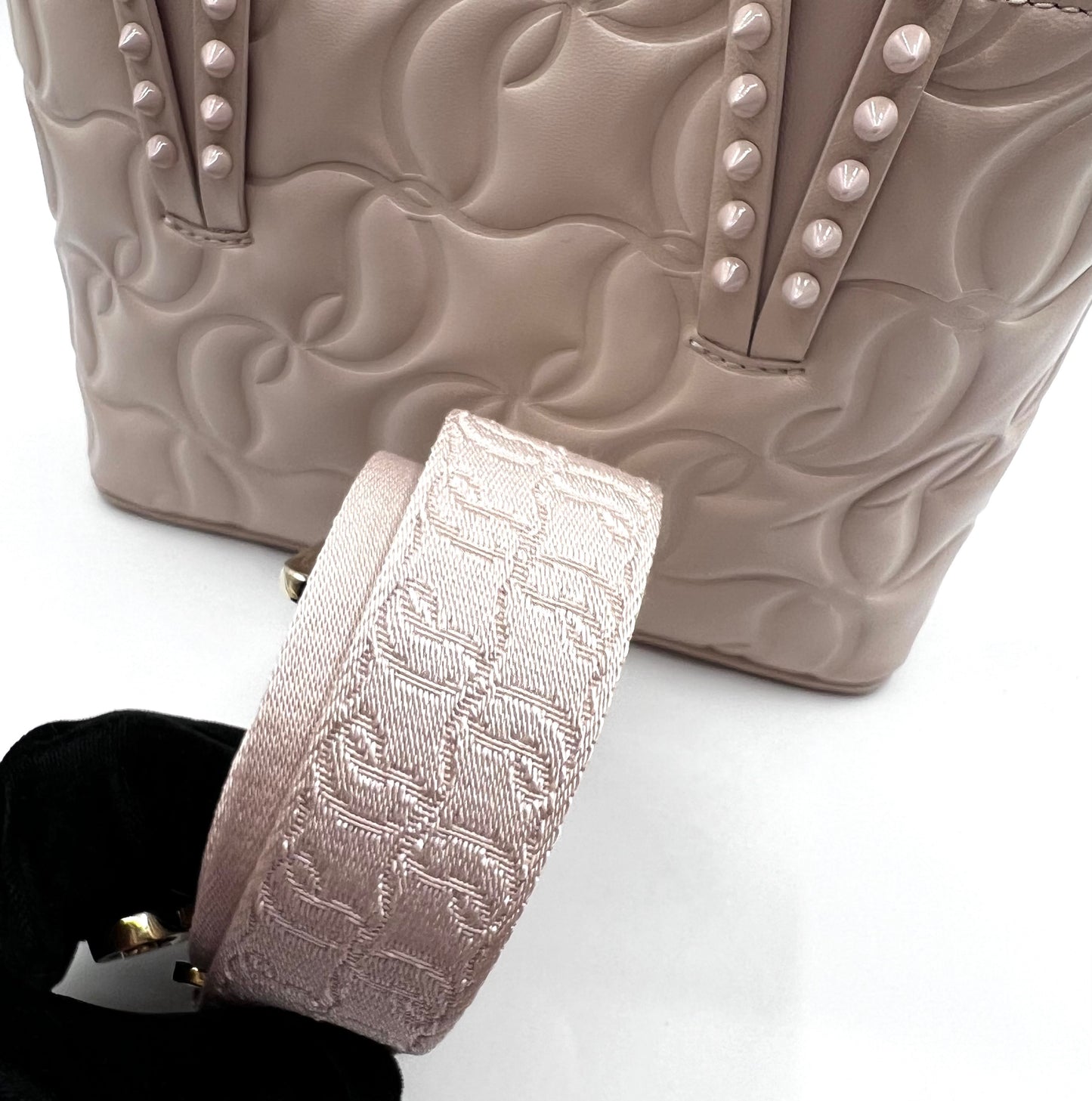 Christian Louboutin Small Cabata Embossed CL Nappa Leather Tote 2 way                 (🇵🇭P67,940)