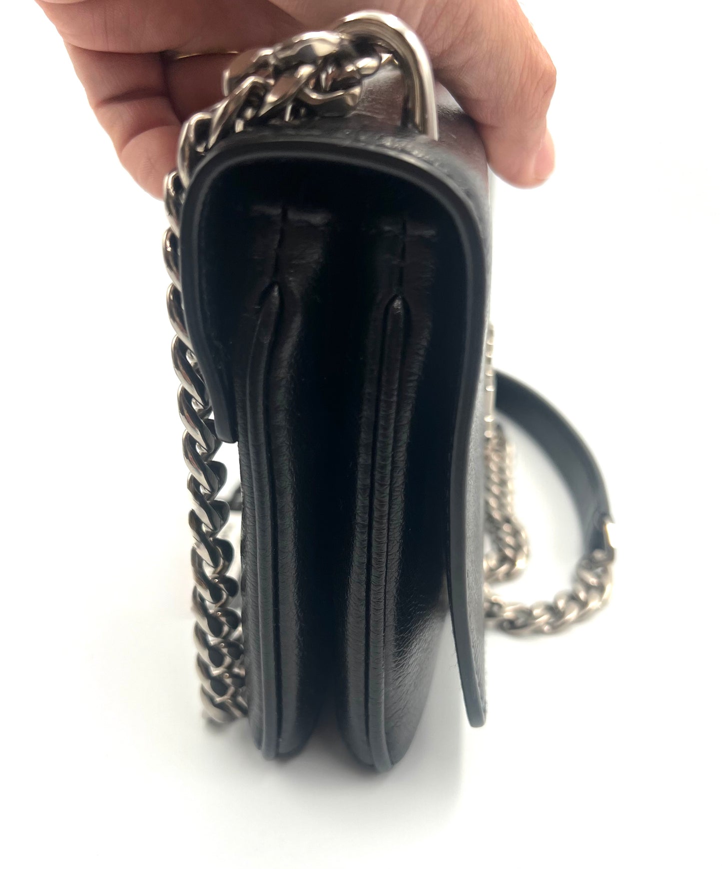 Prada Vitello phenix Flap Black Chain Cross Body Bag             (🇵🇭P59,340)