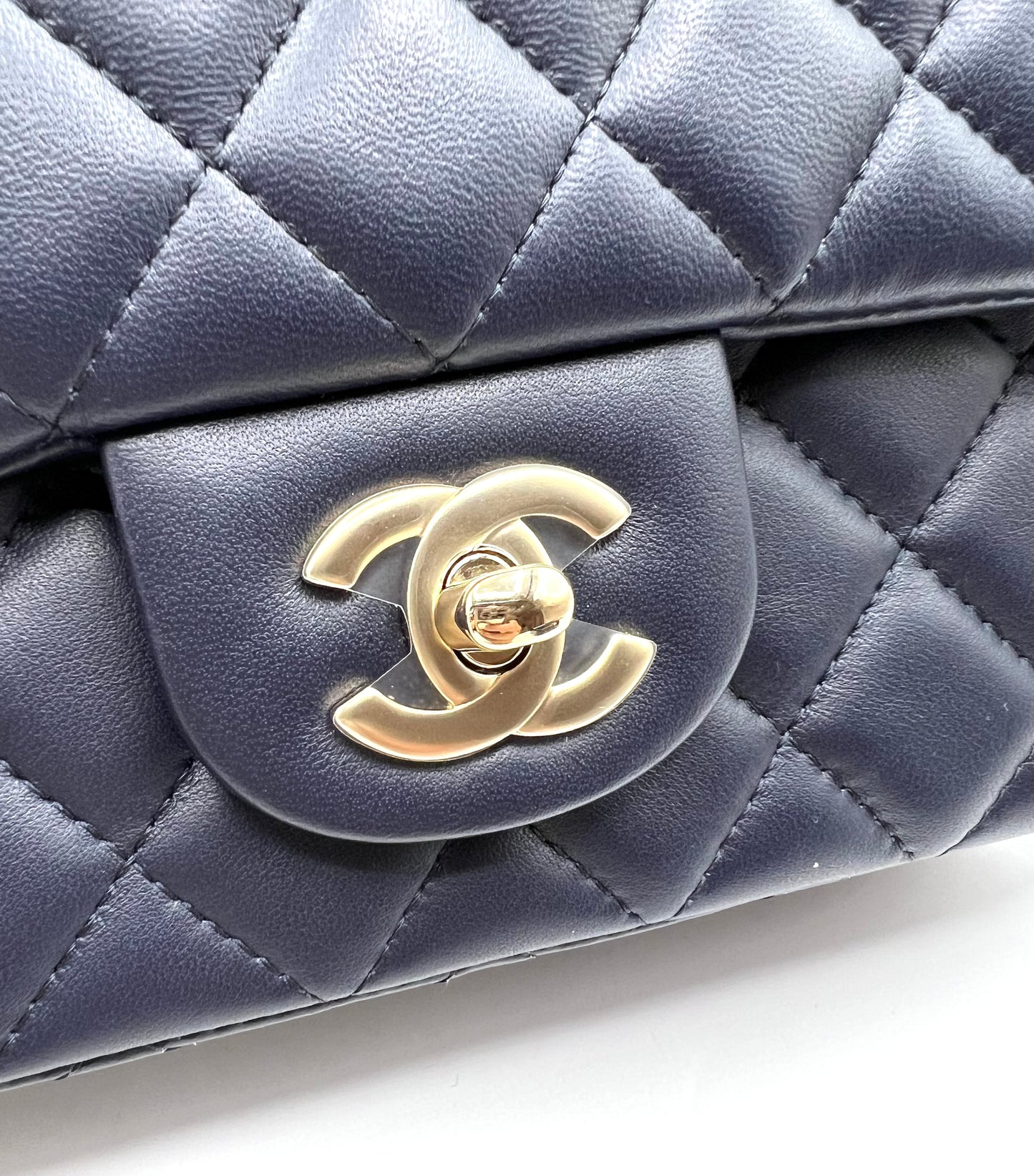 Chanel Classic Mini Flap Dark Blue Lambskin GHW 29Holo      (🇵🇭P257,140)