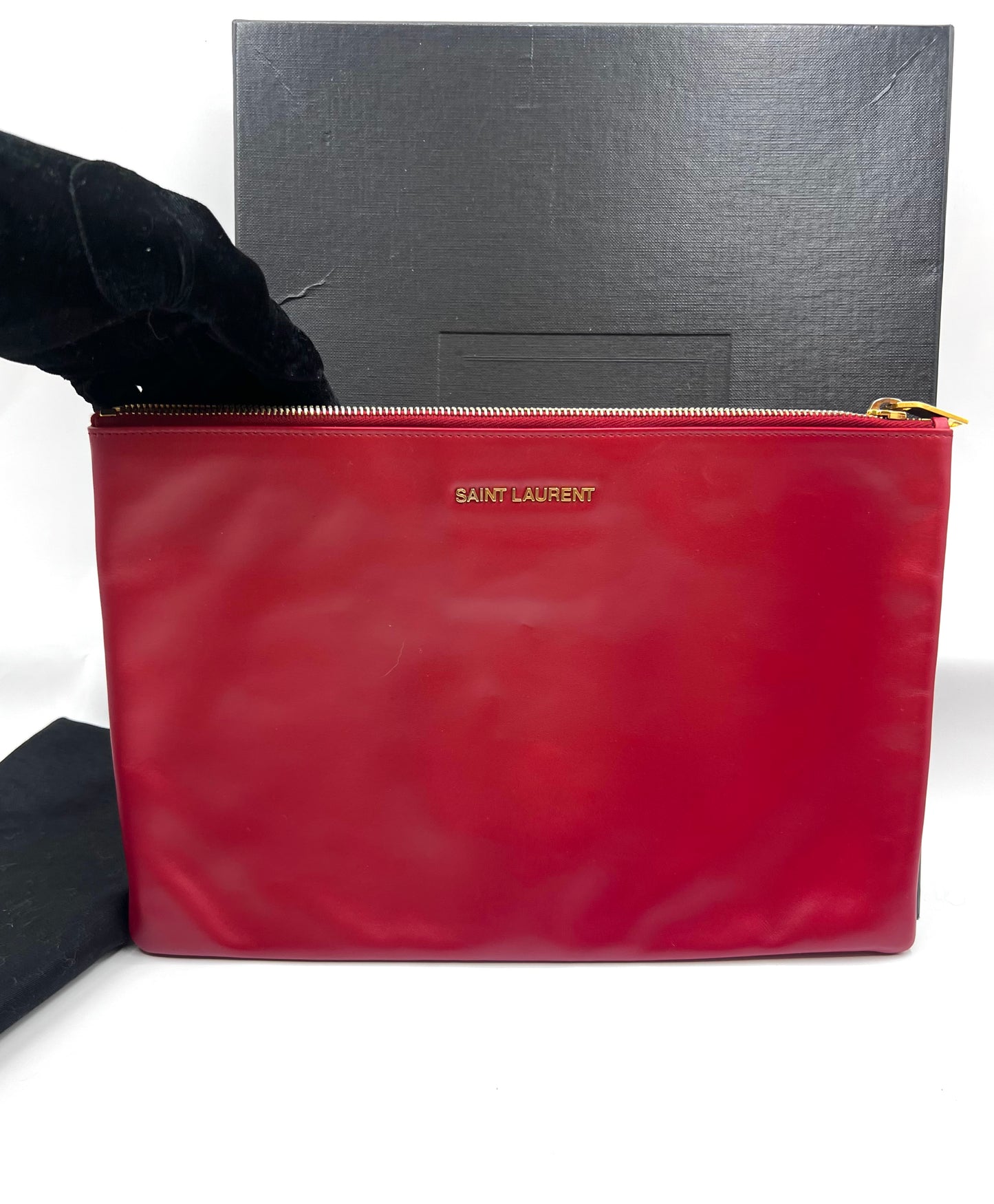Yves Saint Laurent Red Leather Document Clutch Bag            (🇵🇭P16,340)