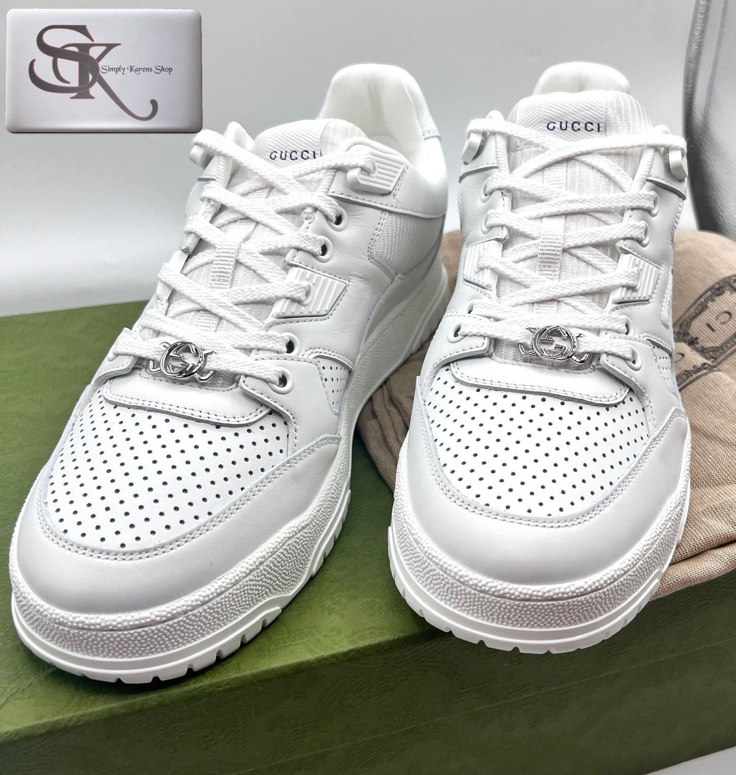 Gucci mens white shoes  6 1/2 or women 25.5 cm                   (🇵🇭P24,940)