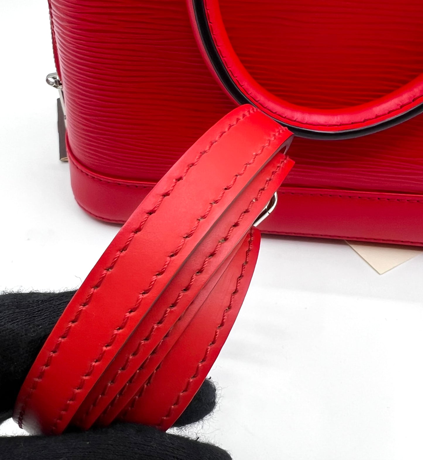 Louis Vuitton Red Epi Leather Alma bb 2 Way Bag                  (🇵🇭P64,500)