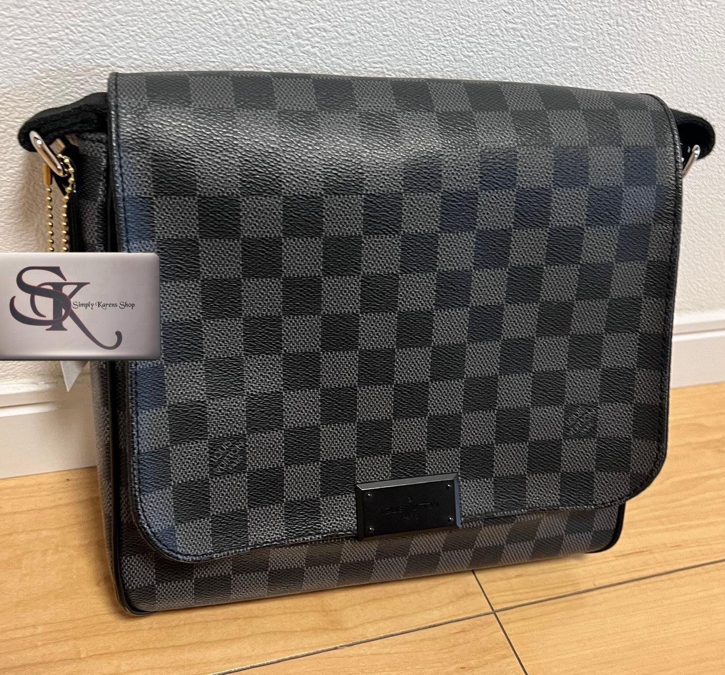 Lv Graphite District Pm size messenger bag (🇵🇭P68,800)