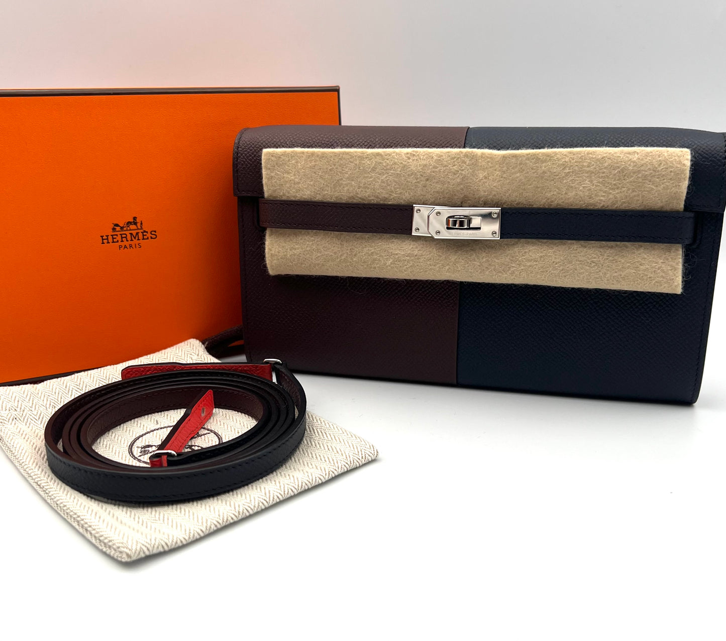 Hermes Kelly To Go Woc in Rouge Serie, Blue Indigo & Rose Texas Epson Leather Stamp B PHW                          (🇵🇭P425,700)