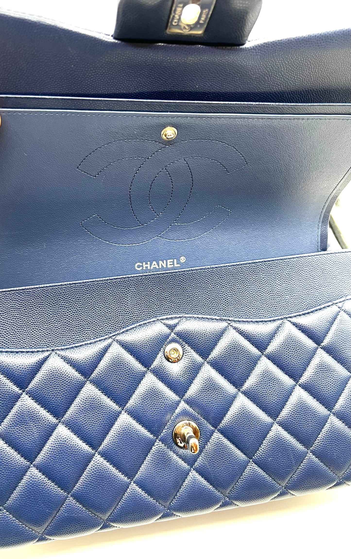 Chanel Jumbo Caviar Royal Blue Flap Chain  (🇵🇭P429,140)