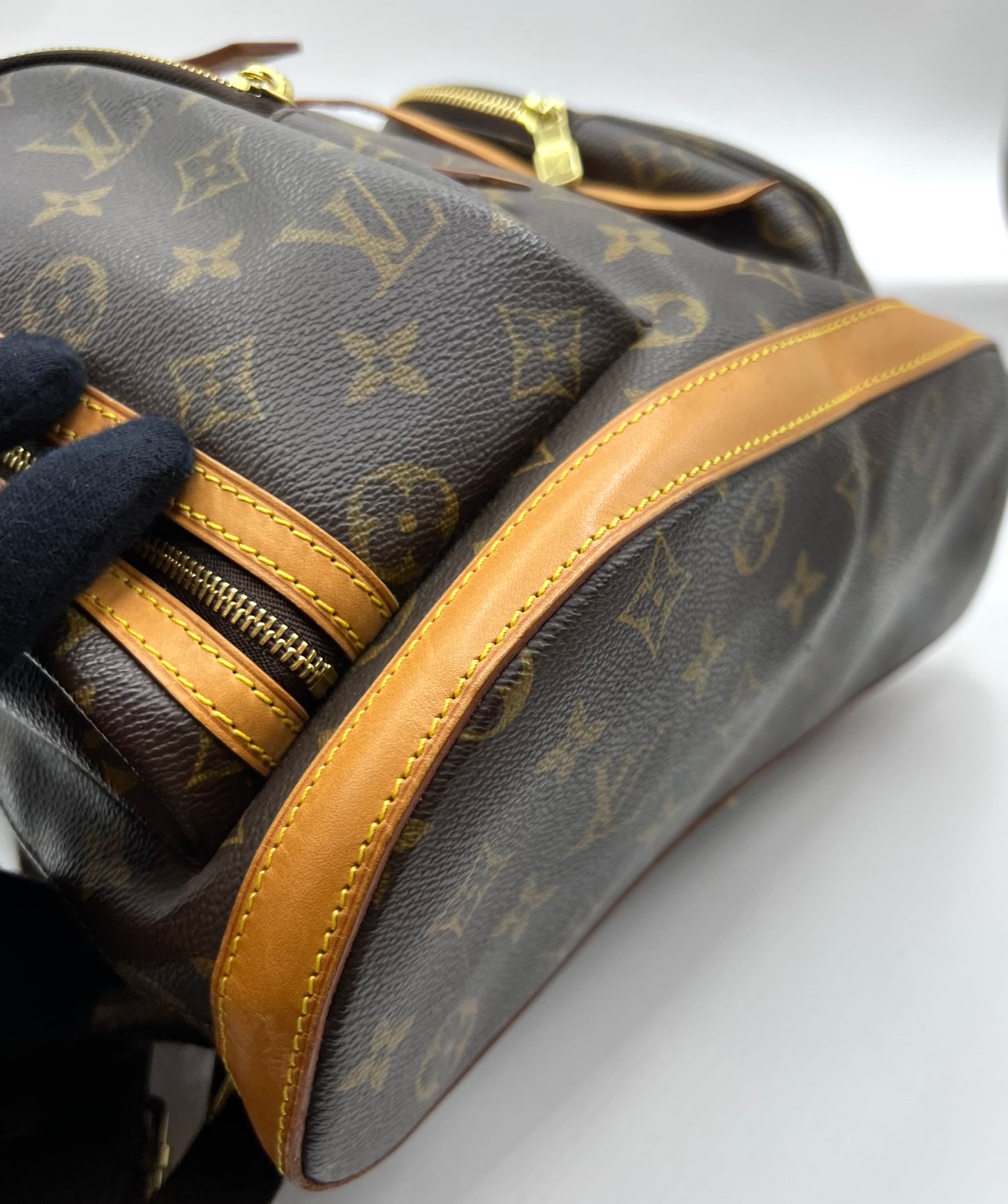 Louis Vuitton Monogram Bosphore Back Pack               (🇵🇭P77,400)