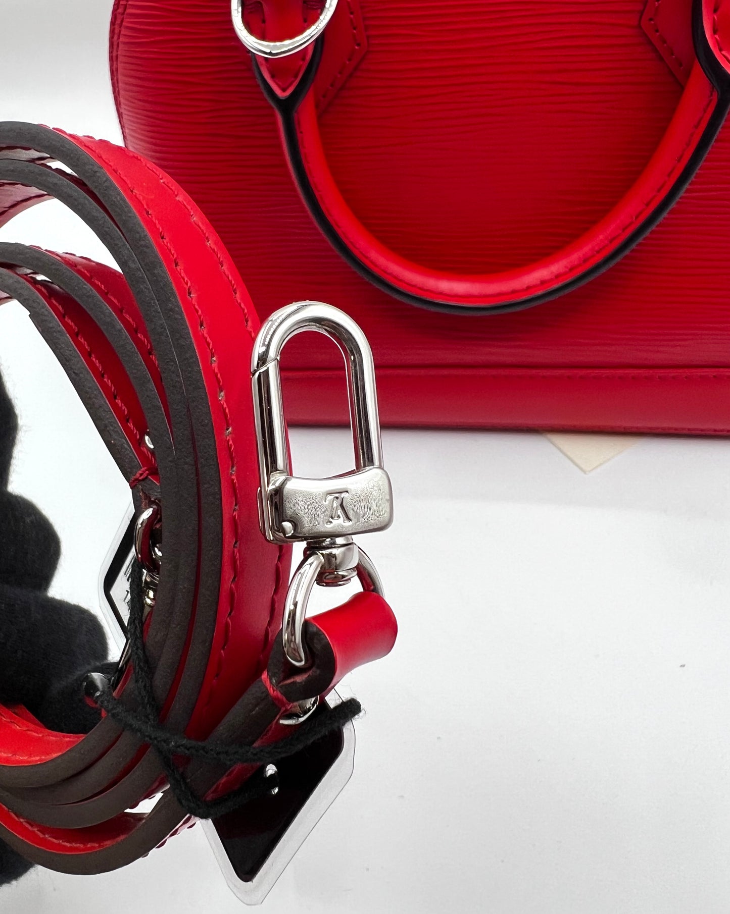 Louis Vuitton Red Epi Leather Alma bb 2 Way Bag                  (🇵🇭P64,500)