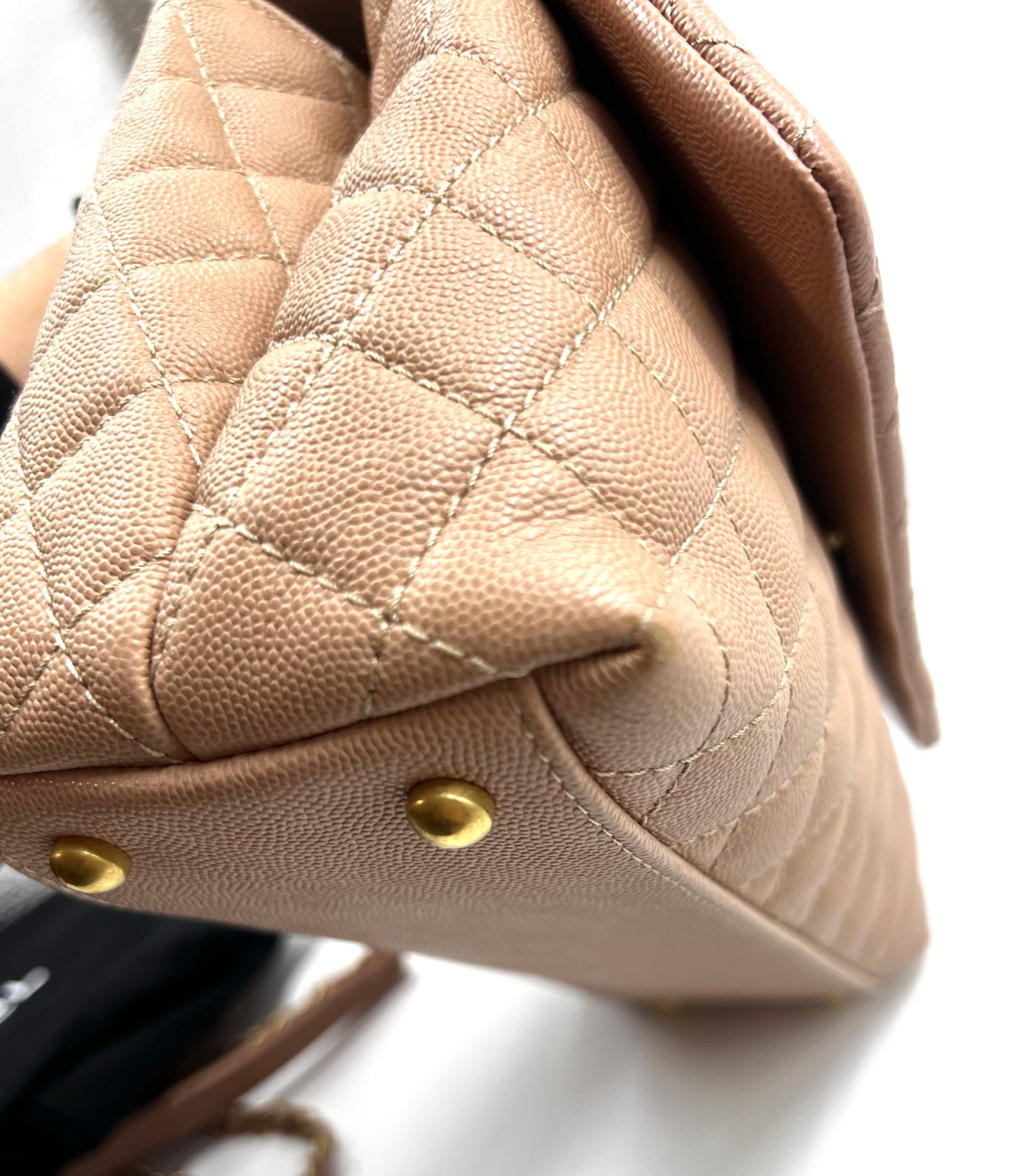 Chanel Coco Handle Caviar Mm size 29cm Beige/Milktea GWH Series 25 (🇵🇭P232,200)