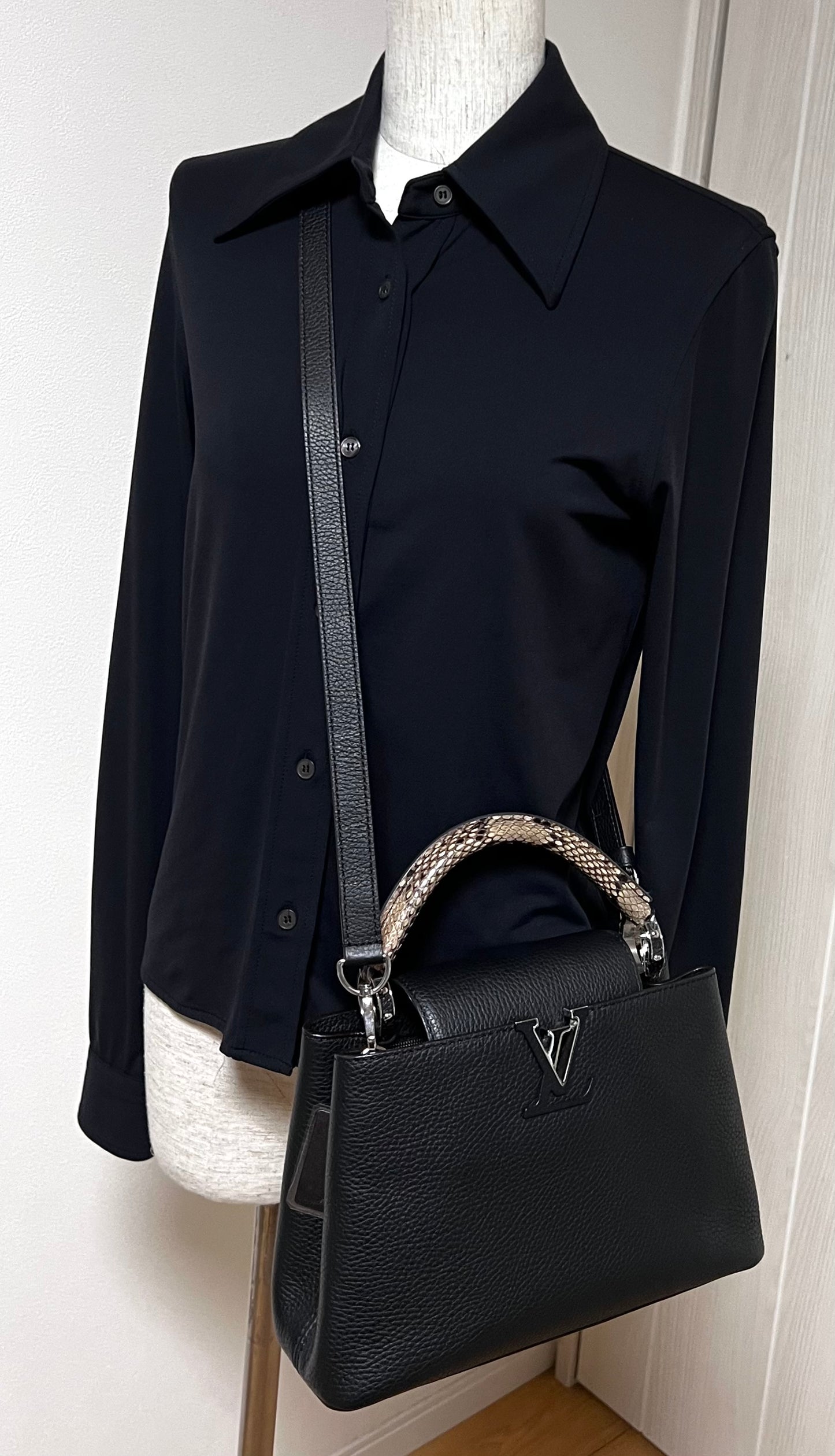 Louis Vuitton Taurillon Cappucine BB Python Handle       (🇵🇭P197,800)