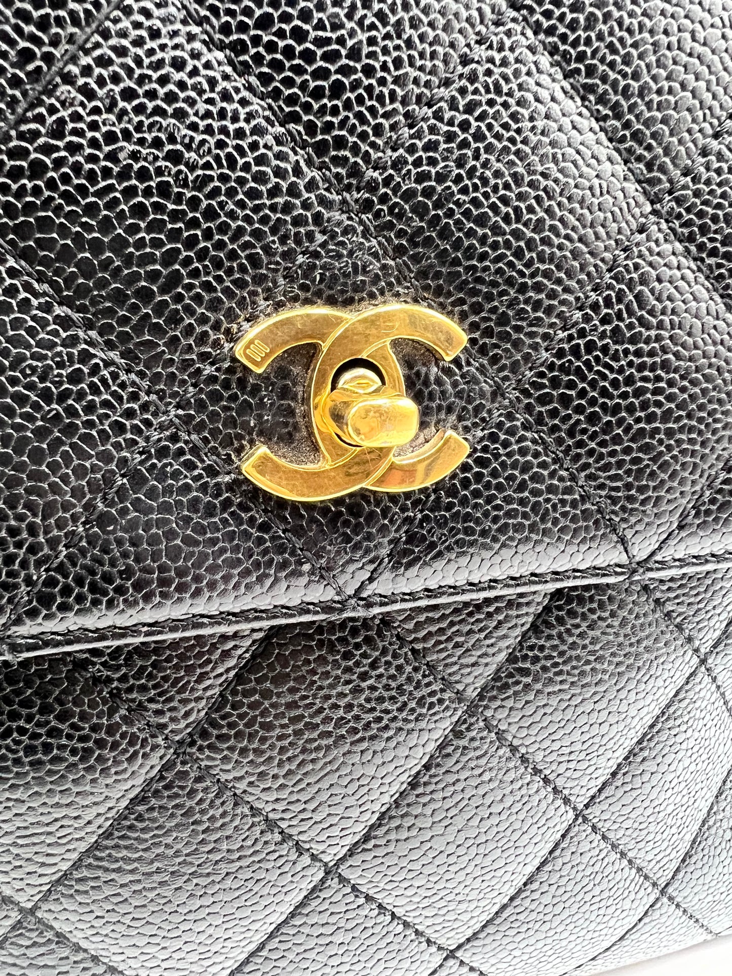 Chanel Vintage Kelly Top Handle Bag in Carviar             (🇵🇭P163,400)