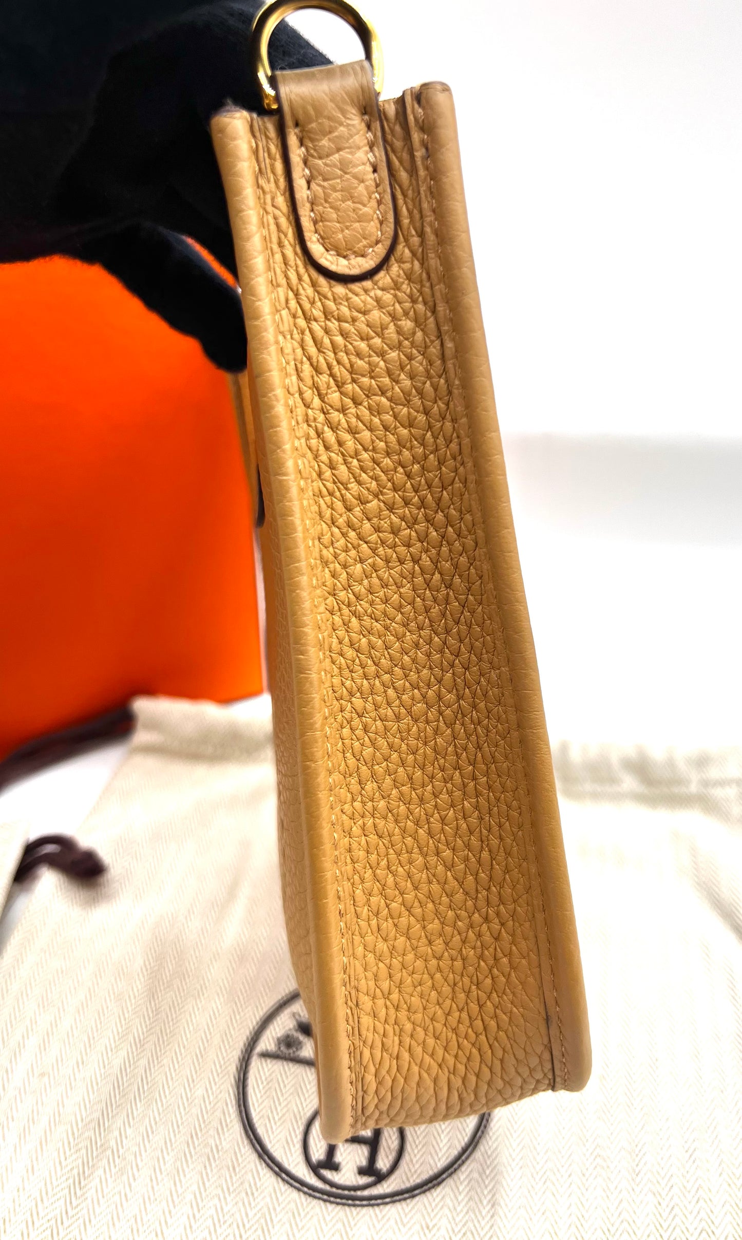 Hermes Evelyn TPM 4B Bisciut GHW Stamp Z 2021                (🇵🇭P150,500)