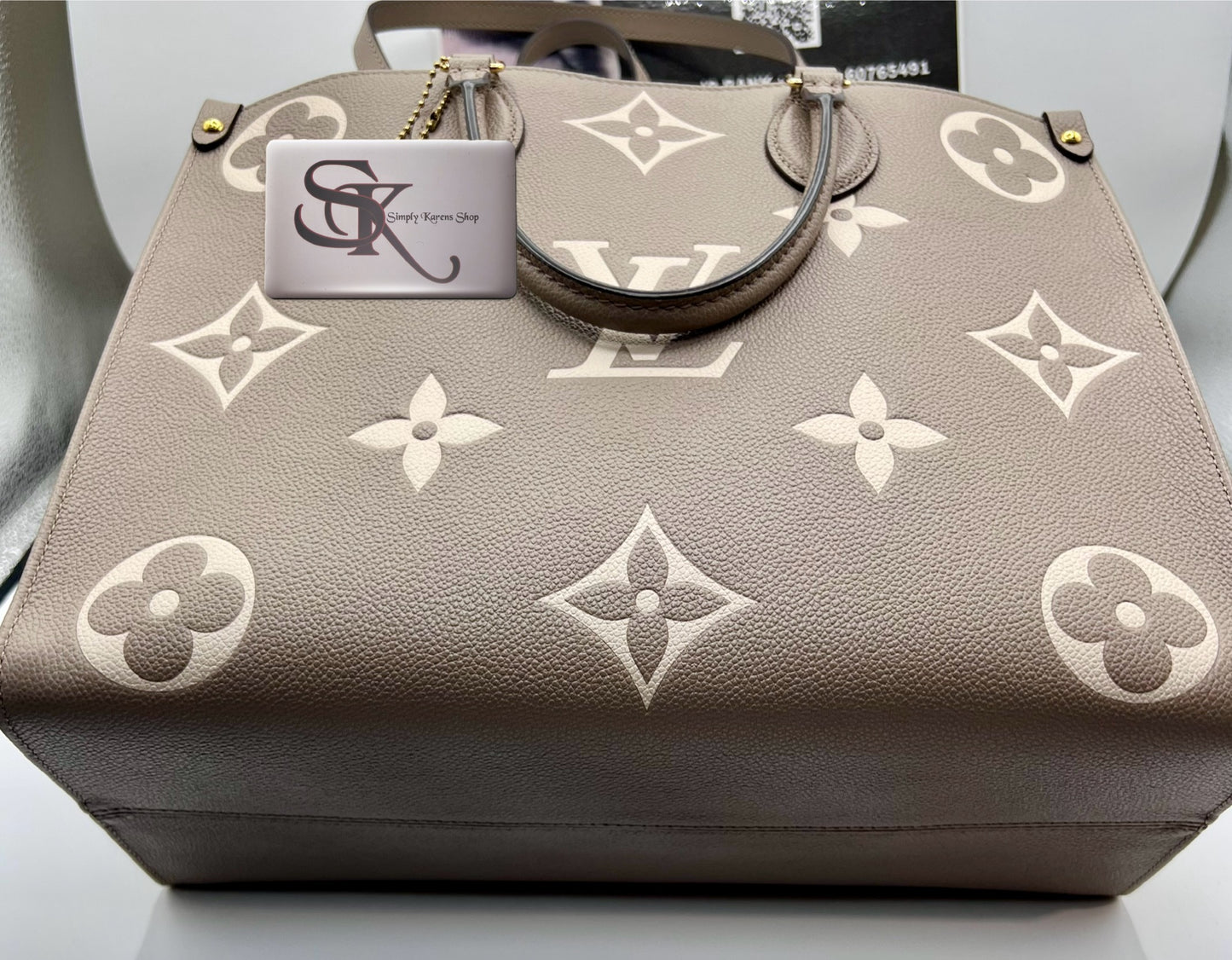 LV ON THE GO BICOLOR MM SIZE