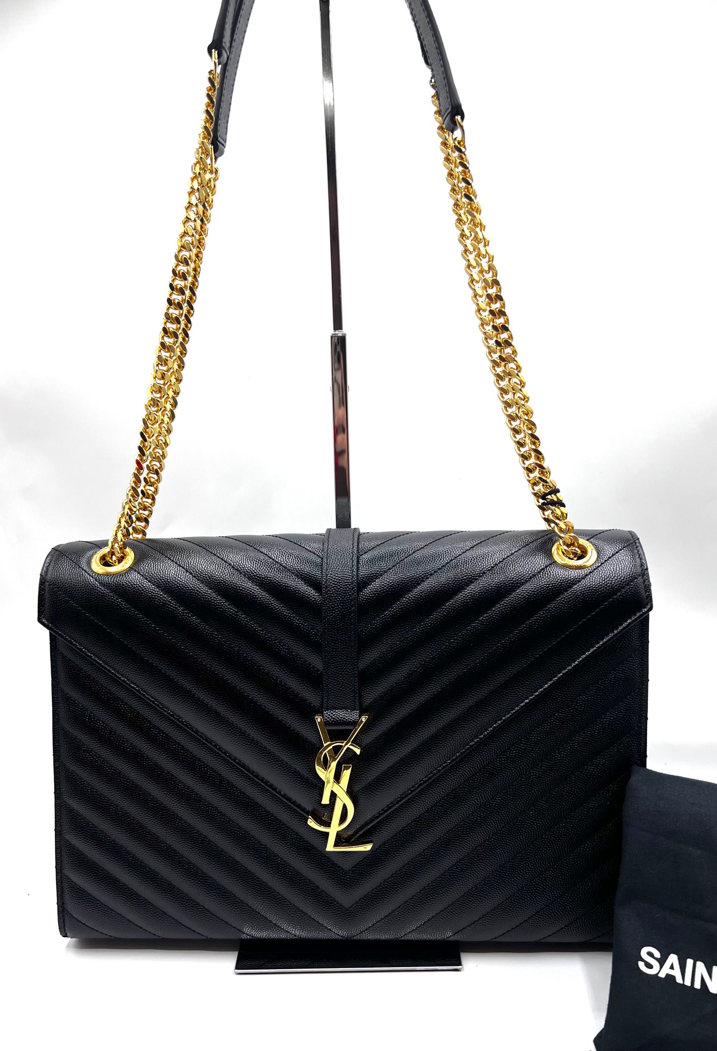 Yves Saint Laurent Chevron Large Envelope Flap Chain Shoulder Bag  (🇵🇭P94,600)