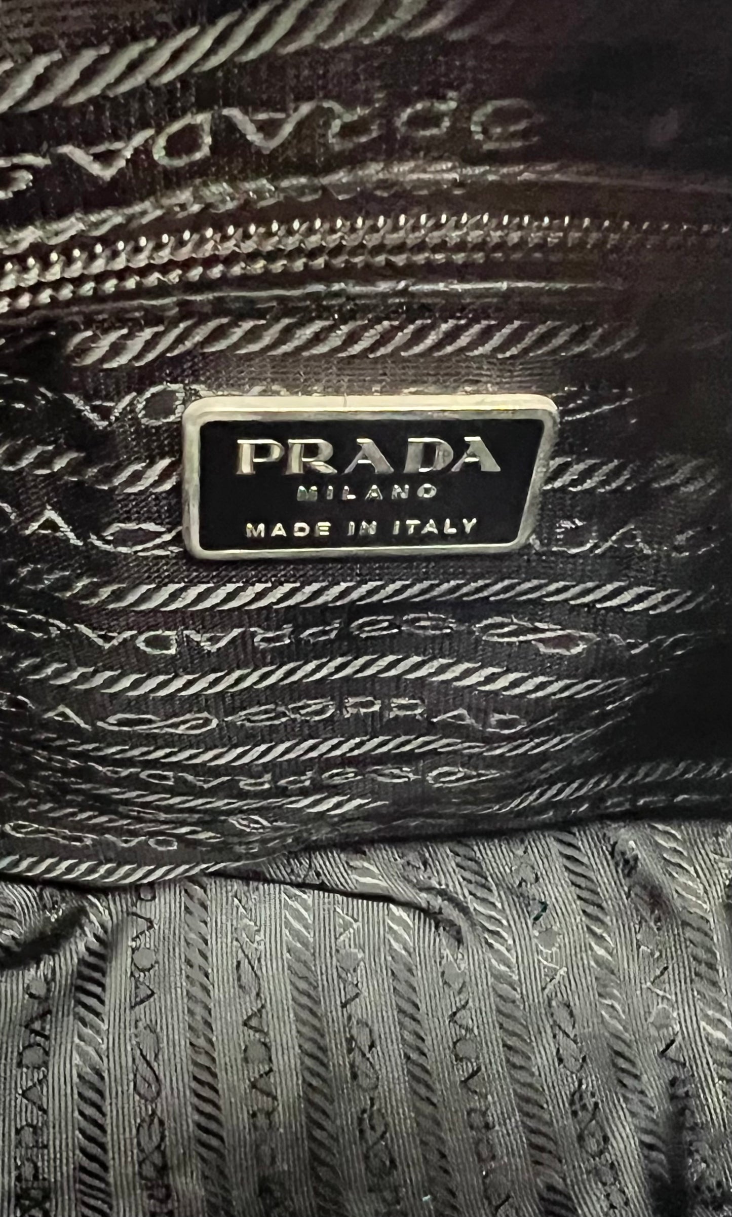 Prada Tessuto Nylon Black Crossbody Bag  (🇵🇭P20,640)