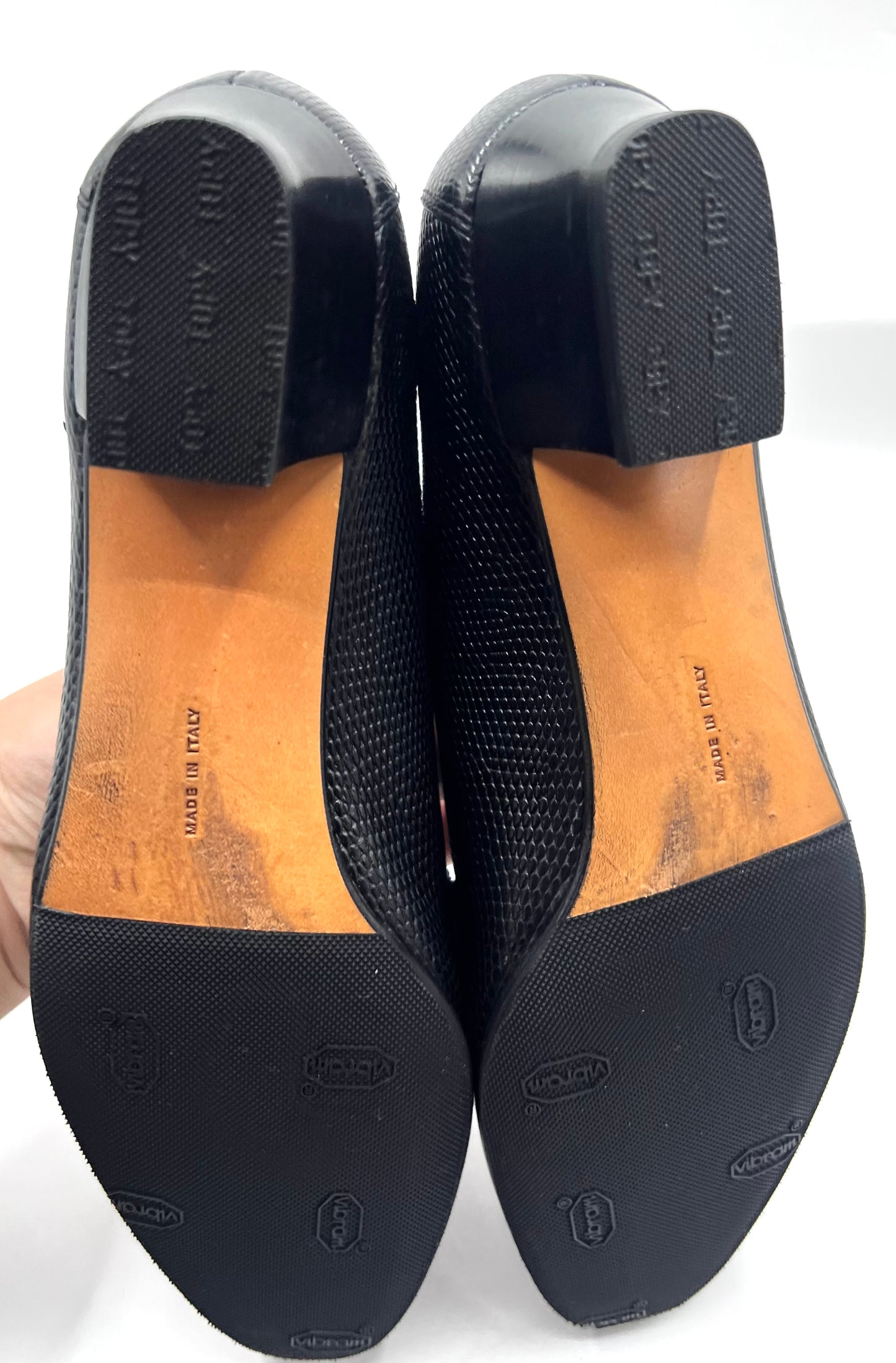 Salvatore Ferragamo Lizard Skin Black Pumps Size 36      (🇵🇭P10,320)