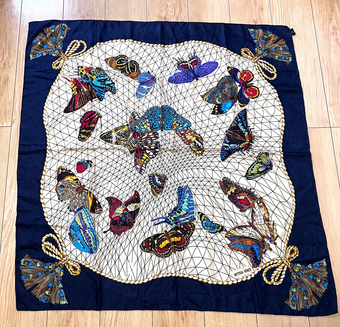 Bottega Venetta Butterfly Motif Silk Scarf   (🇵🇭P7,310)