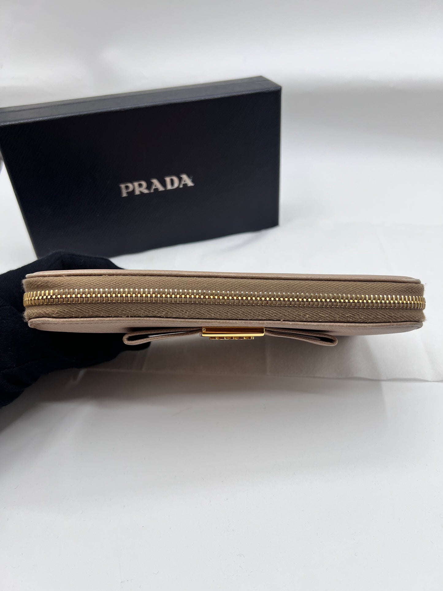 Prada Saffiano Taupe Long Zip Around Wallet  (🇵🇭P12,040)
