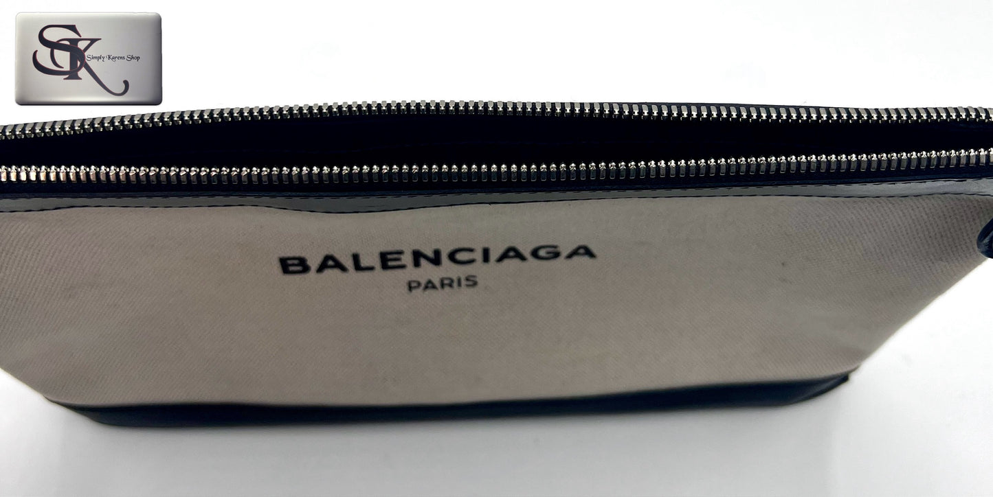 Balenciaga Navy Cabas Document bag   🇵🇭P11,200🇵🇭