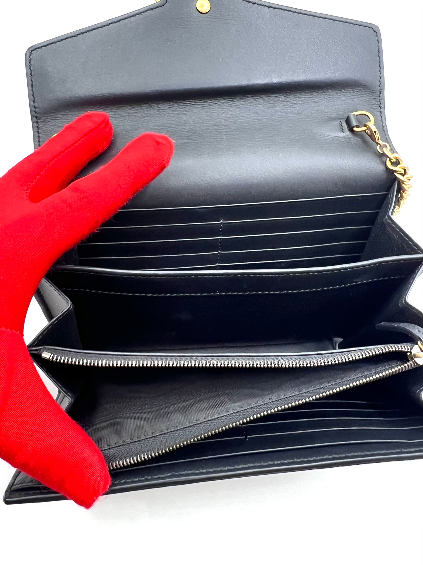 Gucci Pearly GG Marmont Python Wallet On Chain           (🇵🇭P59,340)