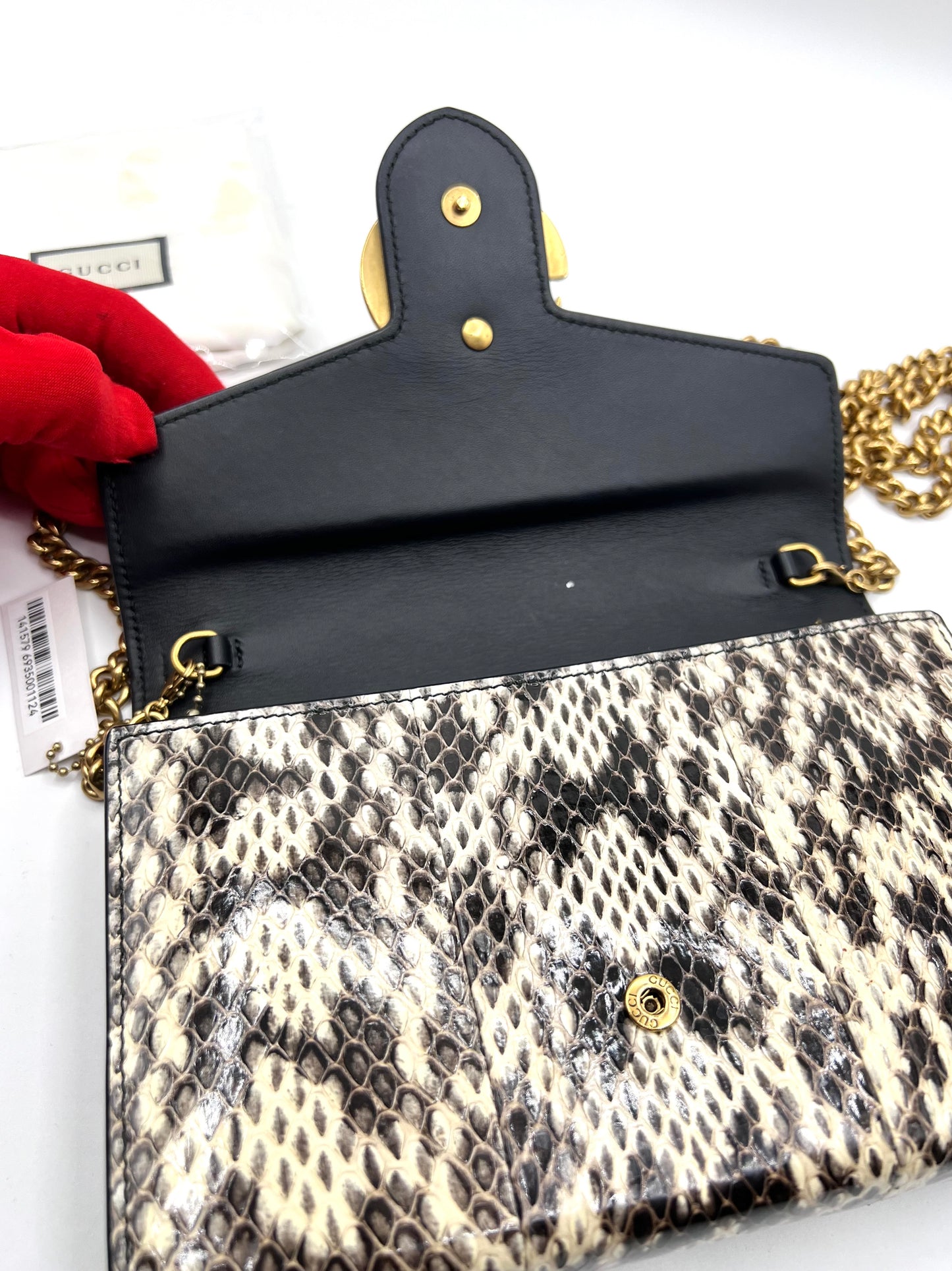 Gucci Pearly GG Marmont Python Wallet On Chain           (🇵🇭P59,340)