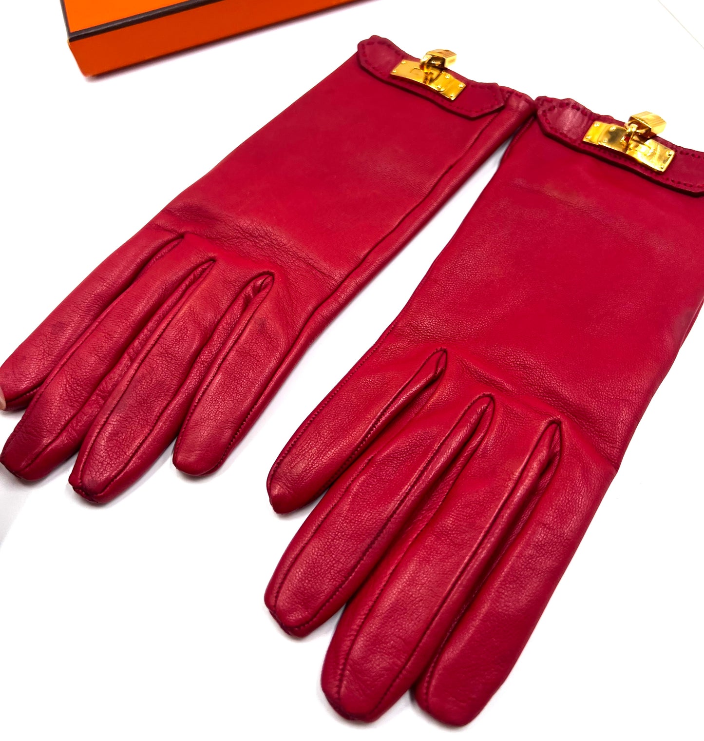 Hermes Kelly Red Ladies Gloves Small Size  (🇵🇭P12,040)