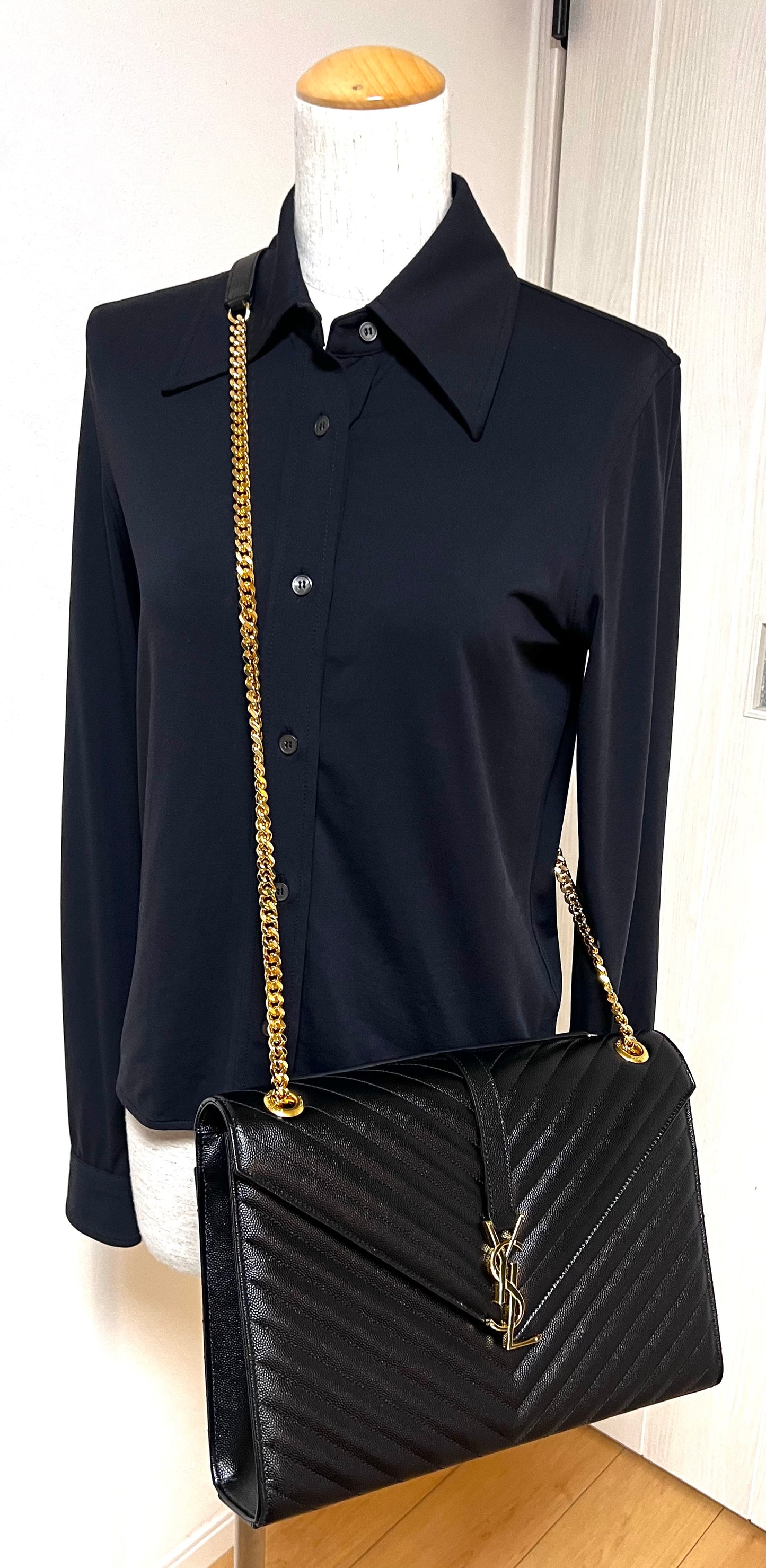 Yves Saint Laurent Chevron Large Envelope Flap Chain Shoulder Bag  (🇵🇭P94,600)