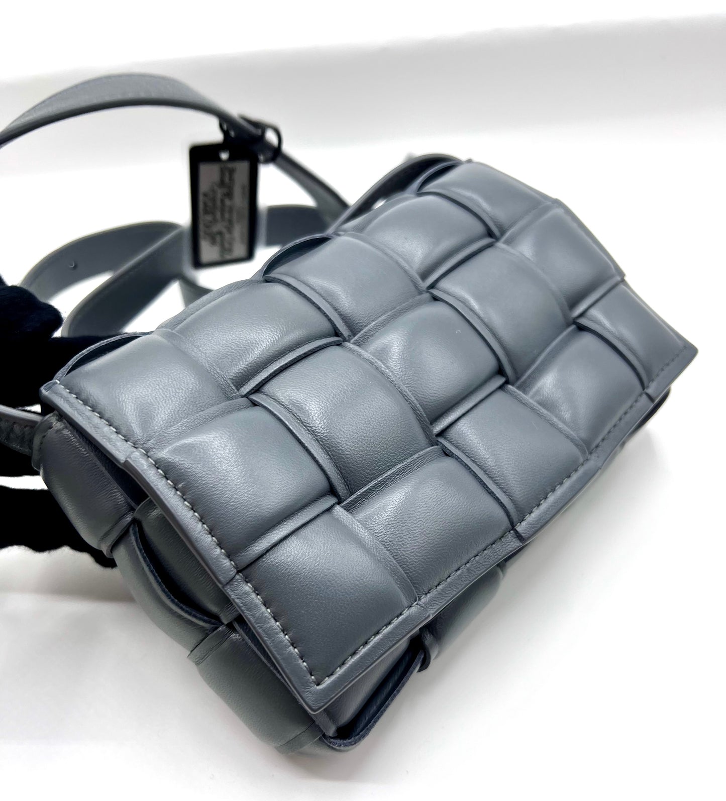 Bottega Venetta Gray Small Padded Cassette Crossbody Bag  (🇵🇭P63,640)