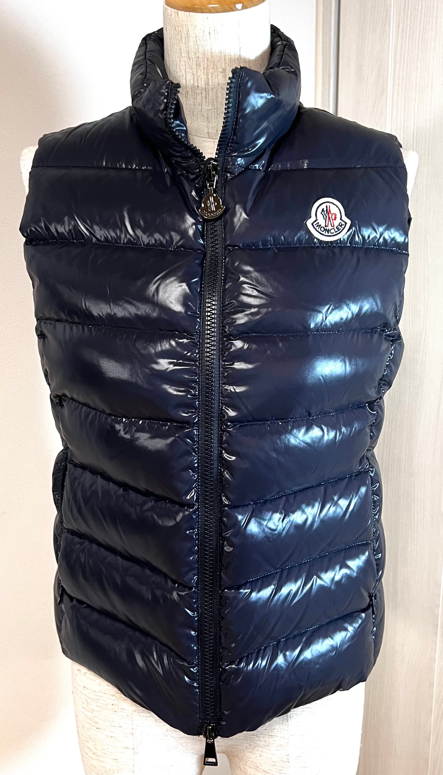 Moncler Navy Blue Down Vest Size 0  (🇵🇭P23,220)