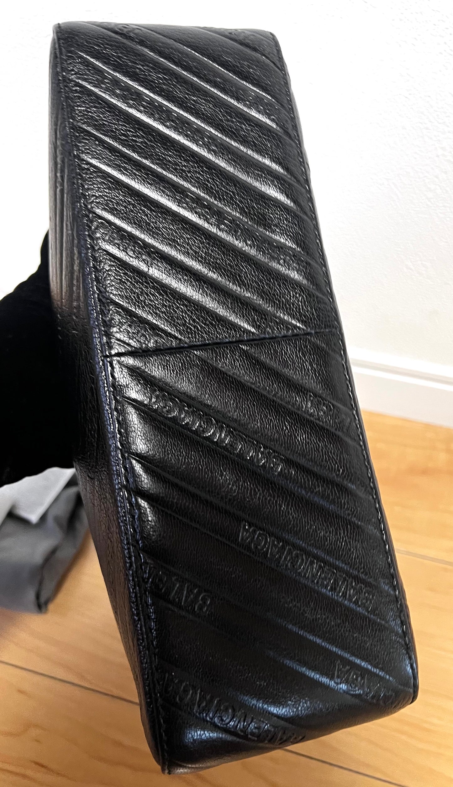 Balenciaga BB Black Leather Chain Shoulder Bag MM size   (🇵🇭P59,340)