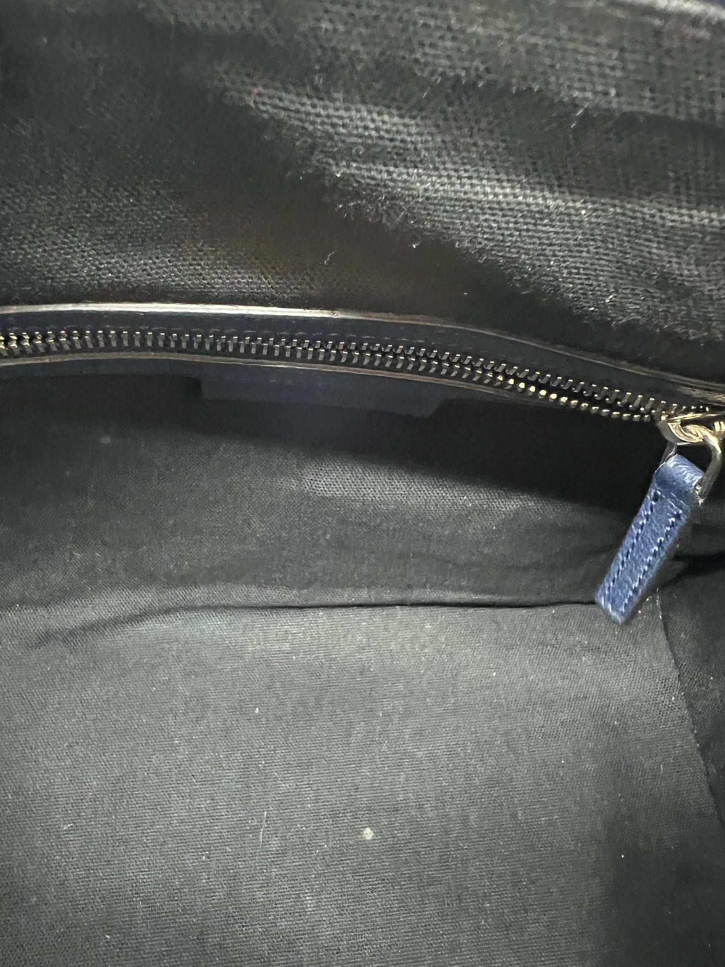 Givenchy Small Antigona Tricolor Goat Skin 2 way Bag   (🇵🇭P46,440)